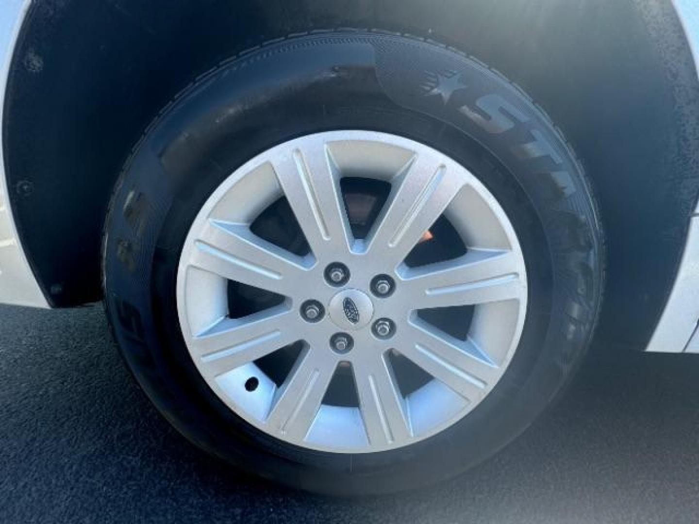 2011 Ingot Silver Metalli /Charcoal Black Cloth Ford Flex SE FWD (2FMGK5BC4BB) with an 3.5L V6 DOHC 24V engine, 6-Speed Automatic Ov transmission, located at 1865 East Red Hills Pkwy, St. George, 84770, (435) 628-0023, 37.120850, -113.543640 - We specialize in helping ALL people get the best financing available. No matter your credit score, good, bad or none we can get you an amazing rate. Had a bankruptcy, divorce, or repossessions? We give you the green light to get your credit back on the road. Low down and affordable payments that fit - Photo#9