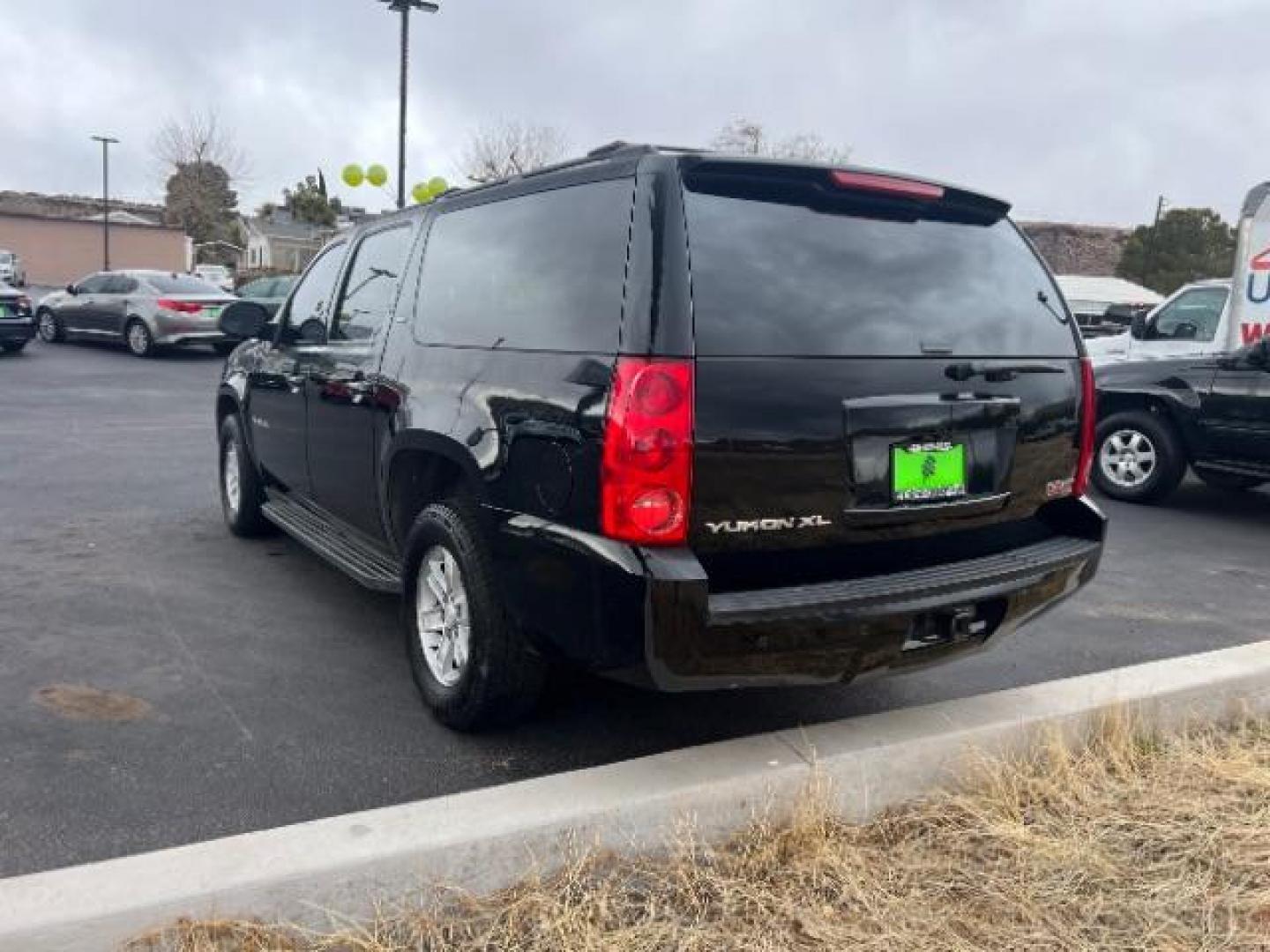 2014 Onyx Black /Light Titanium GMC Yukon XL SLT 1/2 Ton 2WD (1GKS1KE08ER) with an 5.3L V8 OHV 16V FFV engine, 6-Speed Automatic transmission, located at 1865 East Red Hills Pkwy, St. George, 84770, (435) 628-0023, 37.120850, -113.543640 - This vehicle is a Mechanic Special. This means it will need some love. Runs a drives fine but has body damage, leaks or other mechanical issues. It did NOT pass our 50 point inspection. Get a great deal on a less than perfect car. These cars do NOT qualify for our in house financing. Cash and carry, - Photo#4