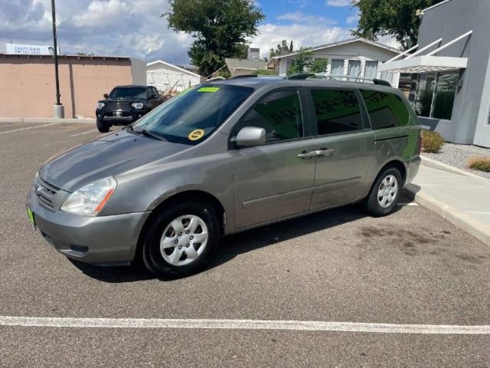 2010 Clear Silver Metallic /Gray Cloth Interior Kia Sedona LX LWB (KNDMG4C33A6) with an 3.8L V6 DOHC 24V engine, 5-Speed Automatic transmission, located at 1865 East Red Hills Pkwy, St. George, 84770, (435) 628-0023, 37.120850, -113.543640 - Photo #4