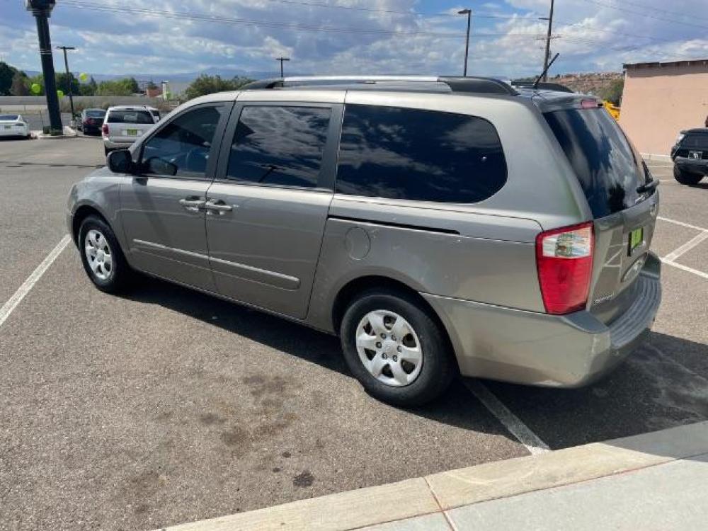 2010 Clear Silver Metallic /Gray Cloth Interior Kia Sedona LX LWB (KNDMG4C33A6) with an 3.8L V6 DOHC 24V engine, 5-Speed Automatic transmission, located at 1865 East Red Hills Pkwy, St. George, 84770, (435) 628-0023, 37.120850, -113.543640 - We specialize in helping ALL people get the best financing available. No matter your credit score, good, bad or none we can get you an amazing rate. Had a bankruptcy, divorce, or repossessions? We give you the green light to get your credit back on the road. Low down and affordable payments that fit - Photo #5