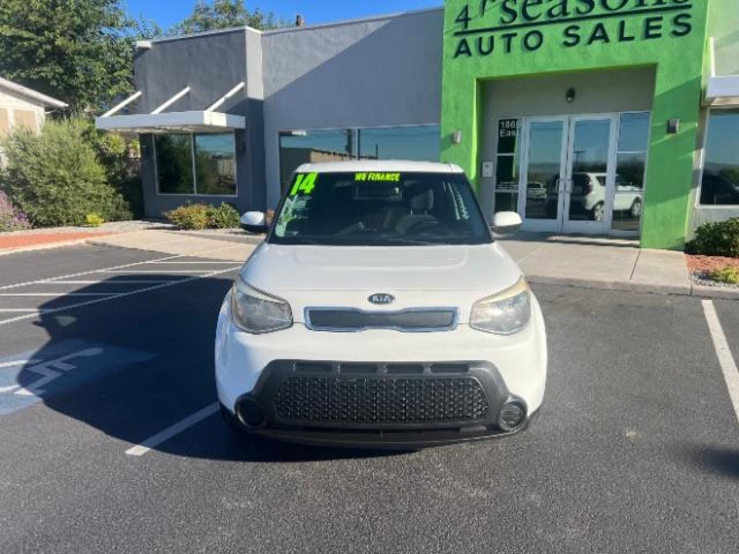 2014 Clear White /Black Kia Soul Base (KNDJN2A28E7) with an 1.6L L4 DOHC 16V engine, 6-Speed Automatic transmission, located at 940 North Main Street, Cedar City, UT, 84720, (435) 628-0023, 37.692936, -113.061897 - We specialize in helping ALL people get the best financing available. No matter your credit score, good, bad or none we can get you an amazing rate. Had a bankruptcy, divorce, or repossessions? We give you the green light to get your credit back on the road. Low down and affordable payments that fit - Photo#1