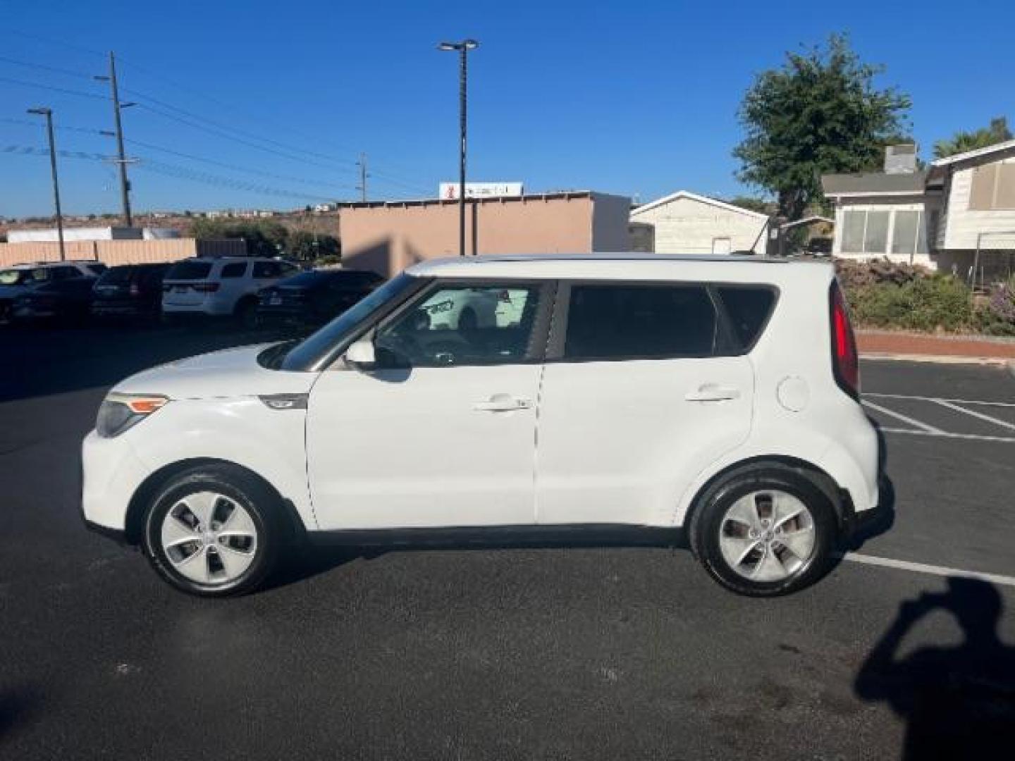 2014 Clear White /Black Kia Soul Base (KNDJN2A28E7) with an 1.6L L4 DOHC 16V engine, 6-Speed Automatic transmission, located at 940 North Main Street, Cedar City, UT, 84720, (435) 628-0023, 37.692936, -113.061897 - We specialize in helping ALL people get the best financing available. No matter your credit score, good, bad or none we can get you an amazing rate. Had a bankruptcy, divorce, or repossessions? We give you the green light to get your credit back on the road. Low down and affordable payments that fit - Photo#3