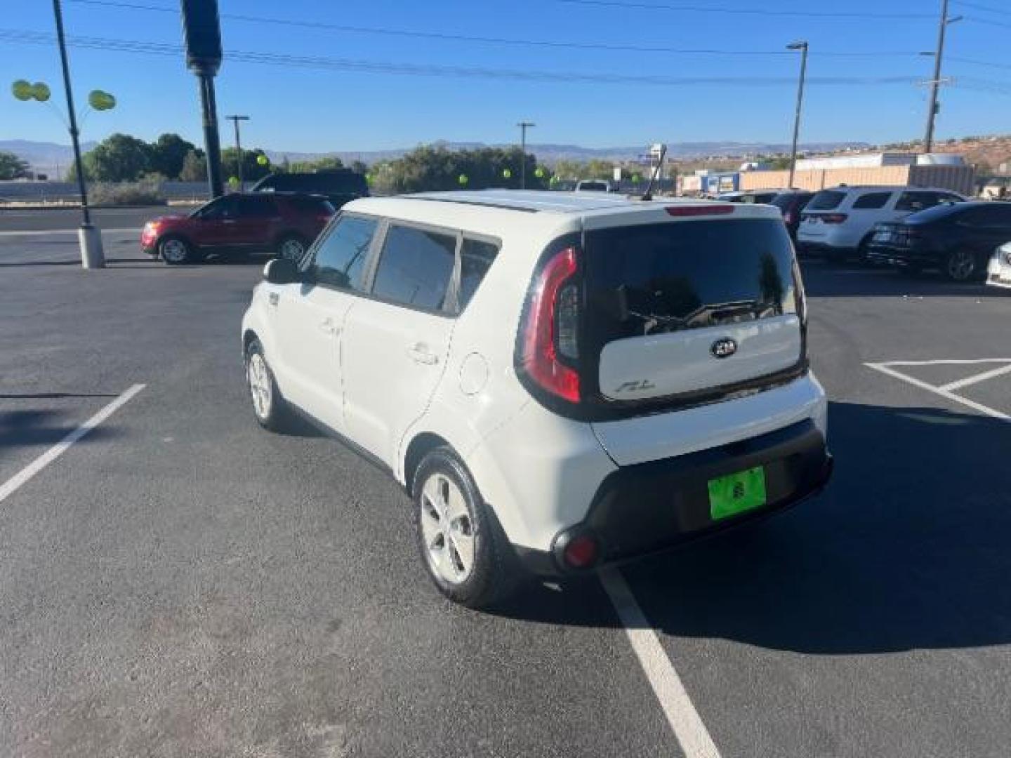 2014 Clear White /Black Kia Soul Base (KNDJN2A28E7) with an 1.6L L4 DOHC 16V engine, 6-Speed Automatic transmission, located at 940 North Main Street, Cedar City, UT, 84720, (435) 628-0023, 37.692936, -113.061897 - We specialize in helping ALL people get the best financing available. No matter your credit score, good, bad or none we can get you an amazing rate. Had a bankruptcy, divorce, or repossessions? We give you the green light to get your credit back on the road. Low down and affordable payments that fit - Photo#4