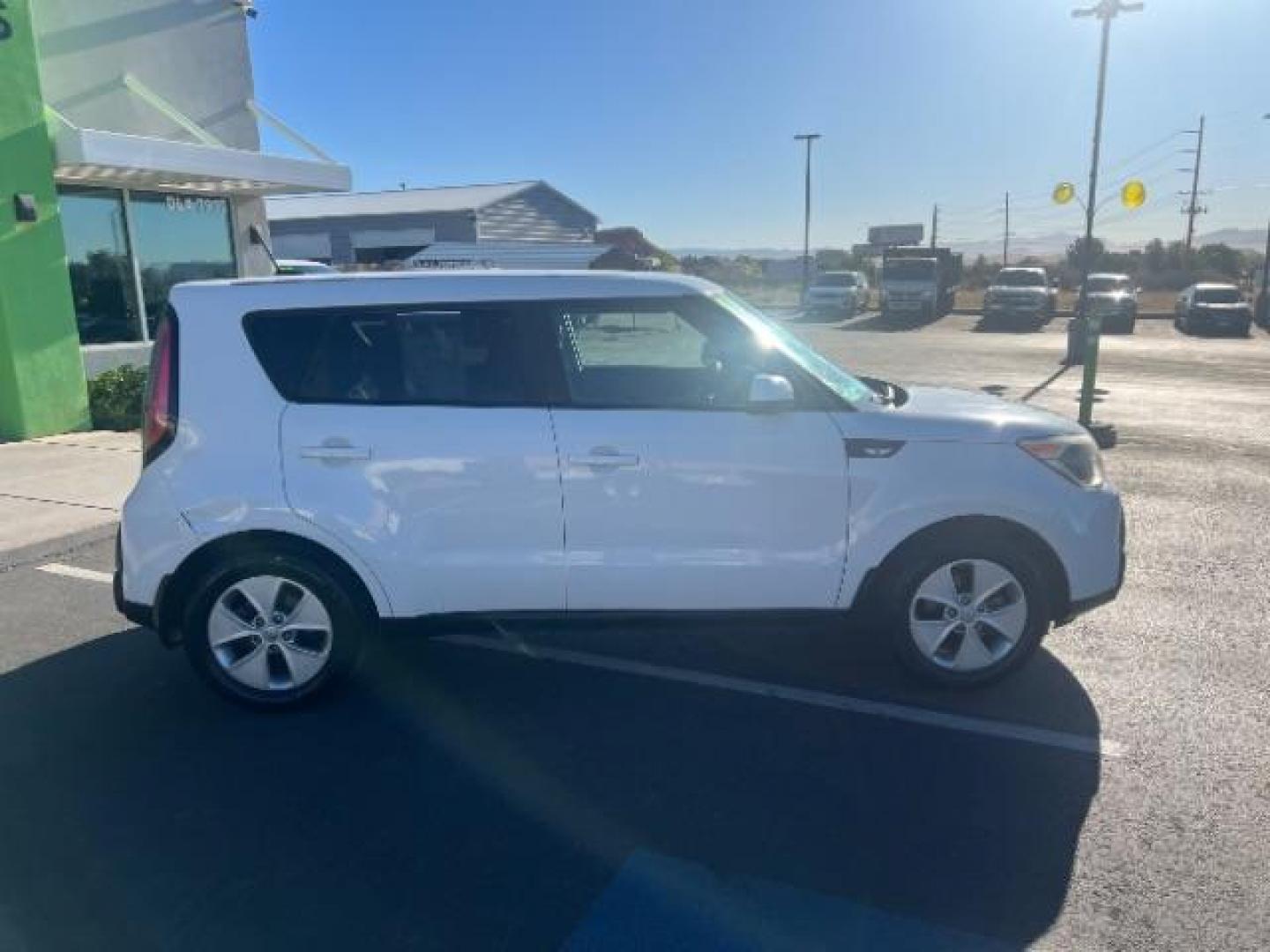 2014 Clear White /Black Kia Soul Base (KNDJN2A28E7) with an 1.6L L4 DOHC 16V engine, 6-Speed Automatic transmission, located at 940 North Main Street, Cedar City, UT, 84720, (435) 628-0023, 37.692936, -113.061897 - We specialize in helping ALL people get the best financing available. No matter your credit score, good, bad or none we can get you an amazing rate. Had a bankruptcy, divorce, or repossessions? We give you the green light to get your credit back on the road. Low down and affordable payments that fit - Photo#7