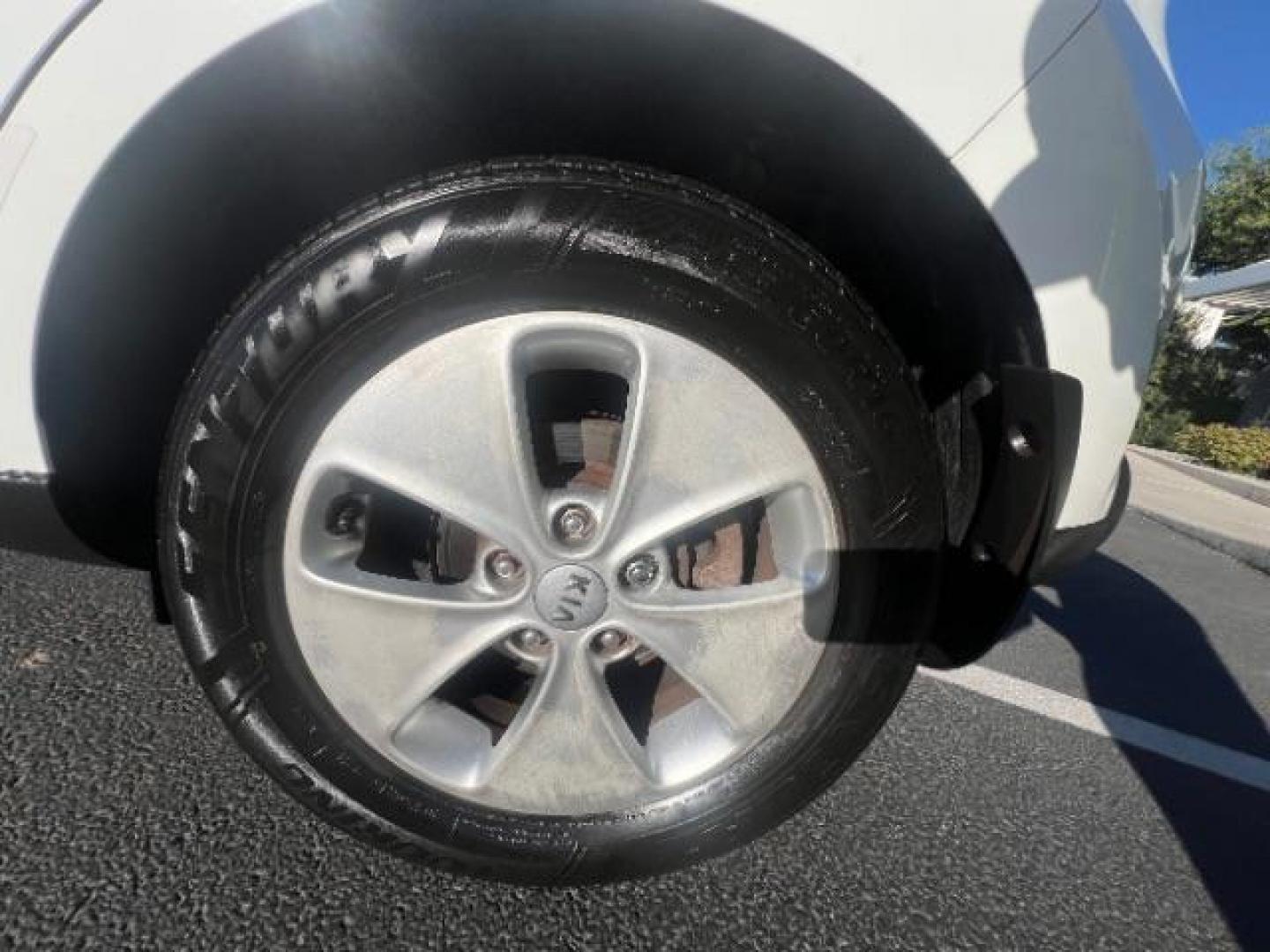 2014 Clear White /Black Kia Soul Base (KNDJN2A28E7) with an 1.6L L4 DOHC 16V engine, 6-Speed Automatic transmission, located at 940 North Main Street, Cedar City, UT, 84720, (435) 628-0023, 37.692936, -113.061897 - We specialize in helping ALL people get the best financing available. No matter your credit score, good, bad or none we can get you an amazing rate. Had a bankruptcy, divorce, or repossessions? We give you the green light to get your credit back on the road. Low down and affordable payments that fit - Photo#8