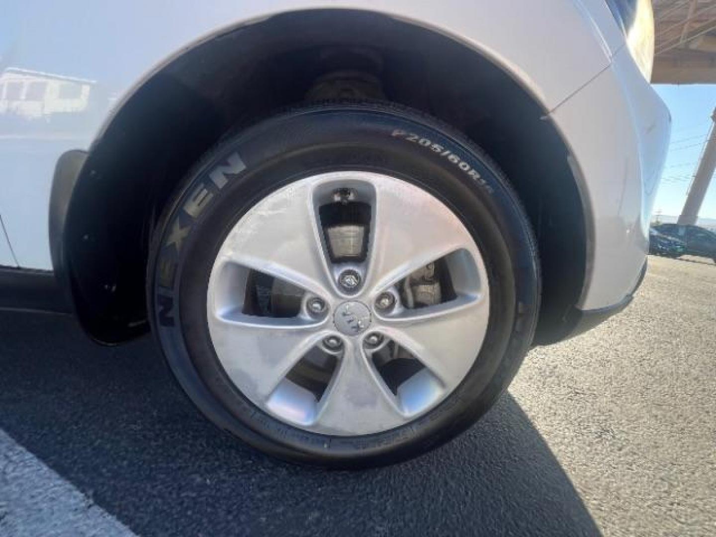 2014 Clear White /Black Kia Soul Base (KNDJN2A28E7) with an 1.6L L4 DOHC 16V engine, 6-Speed Automatic transmission, located at 940 North Main Street, Cedar City, UT, 84720, (435) 628-0023, 37.692936, -113.061897 - We specialize in helping ALL people get the best financing available. No matter your credit score, good, bad or none we can get you an amazing rate. Had a bankruptcy, divorce, or repossessions? We give you the green light to get your credit back on the road. Low down and affordable payments that fit - Photo#10