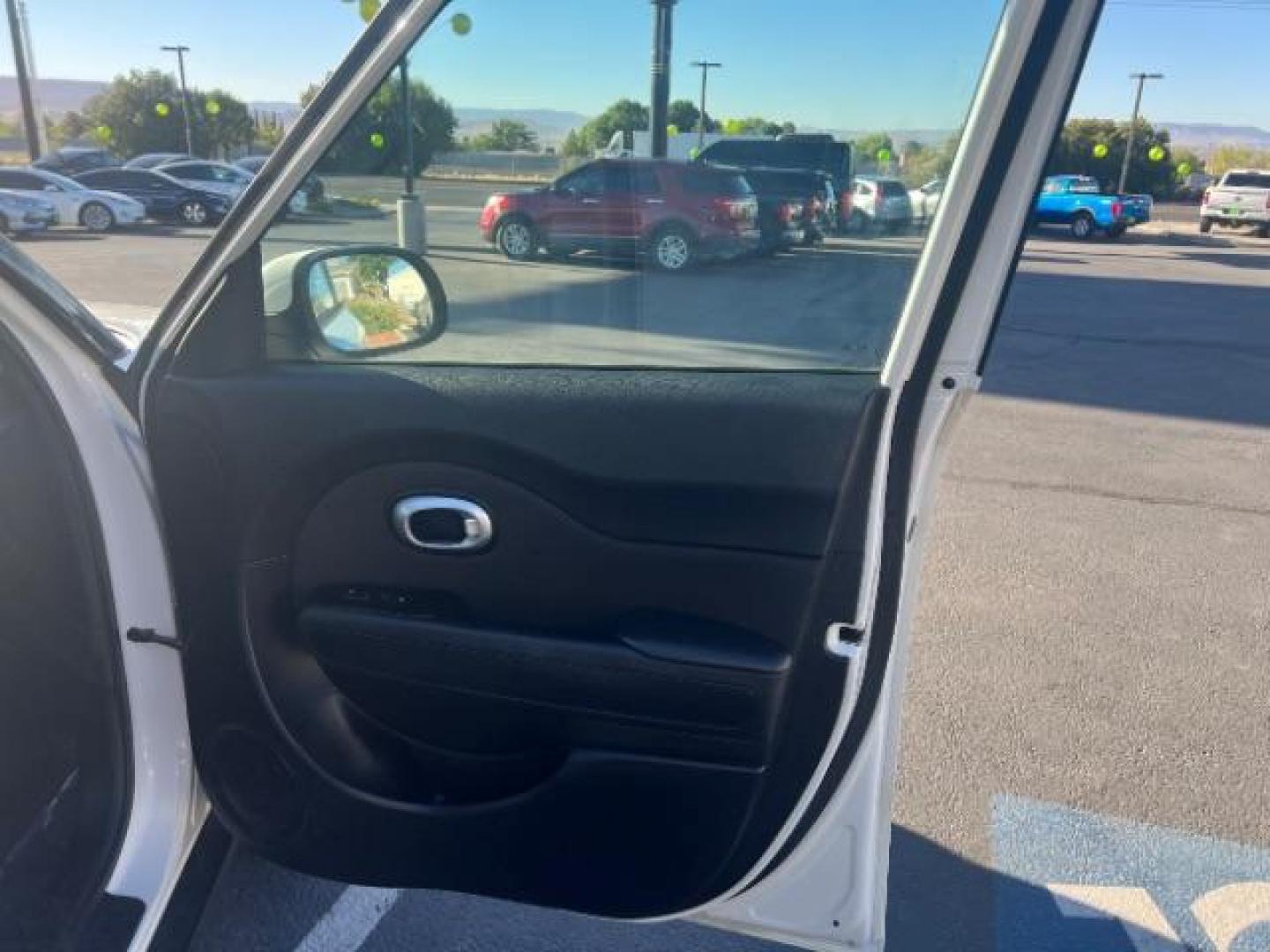2014 Clear White /Black Kia Soul Base (KNDJN2A28E7) with an 1.6L L4 DOHC 16V engine, 6-Speed Automatic transmission, located at 940 North Main Street, Cedar City, UT, 84720, (435) 628-0023, 37.692936, -113.061897 - We specialize in helping ALL people get the best financing available. No matter your credit score, good, bad or none we can get you an amazing rate. Had a bankruptcy, divorce, or repossessions? We give you the green light to get your credit back on the road. Low down and affordable payments that fit - Photo#26