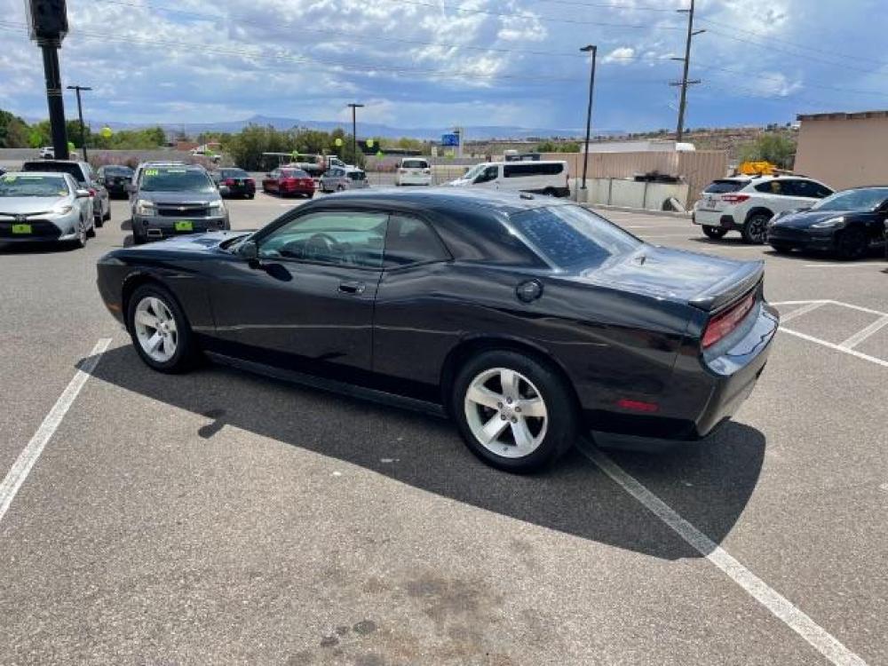 2009 Brilliant Black Crystal Pearl /Dark Slate Gray Interior Dodge Challenger R/T (2B3LJ54T19H) with an 5.7L V8 OHV 16V engine, 4-Speed Automatic transmission, located at 1865 East Red Hills Pkwy, St. George, 84770, (435) 628-0023, 37.120850, -113.543640 - Photo #5