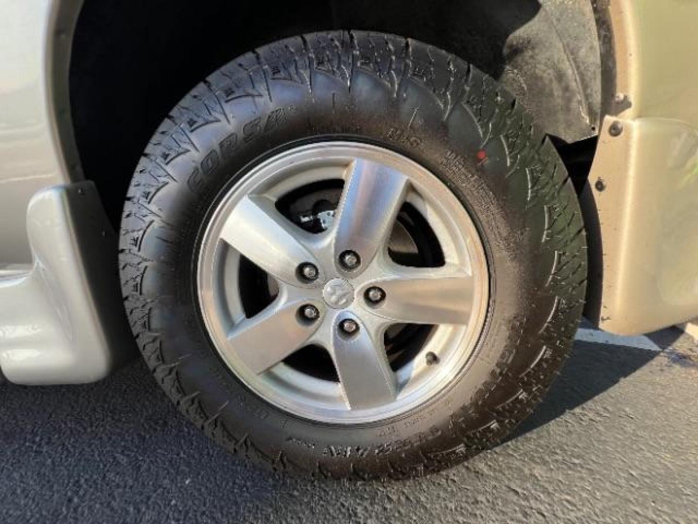 2007 Linen Gold Metallic /Dark Khaki / Light Graystone Leather Interior Dodge Grand Caravan SXT (2D4GP44L07R) with an 3.8L V6 OHV 12V engine, 4-Speed Automatic transmission, located at 1865 East Red Hills Pkwy, St. George, 84770, (435) 628-0023, 37.120850, -113.543640 - Photo#8