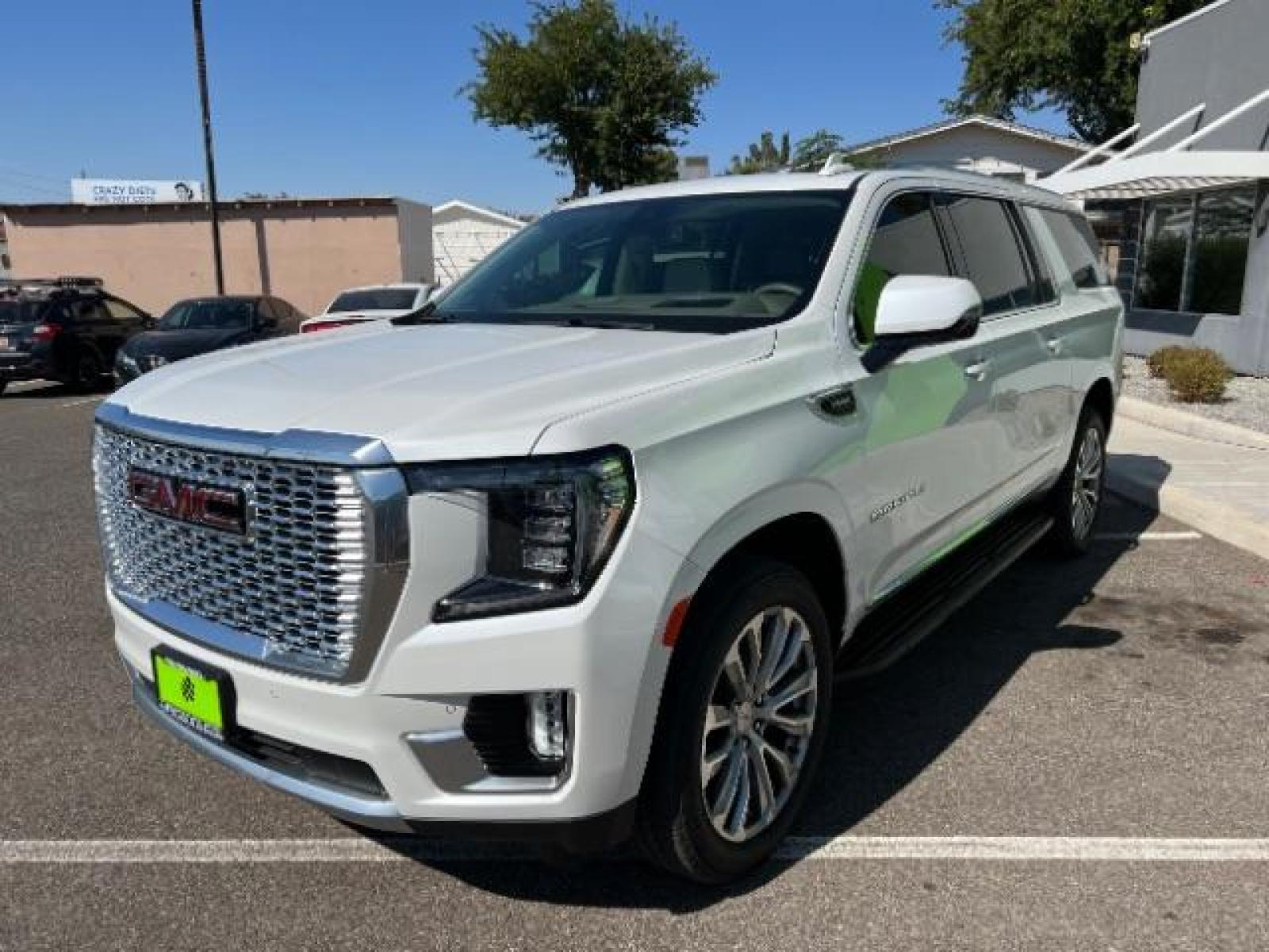 2021 White /Tan GMC Yukon XL Denali 4WD (1GKS2JKT8MR) with an 3.0L L6 DOHC 24V TURBO DIESEL engine, 6-Speed Automatic transmission, located at 1865 East Red Hills Pkwy, St. George, 84770, (435) 628-0023, 37.120850, -113.543640 - Photo #4
