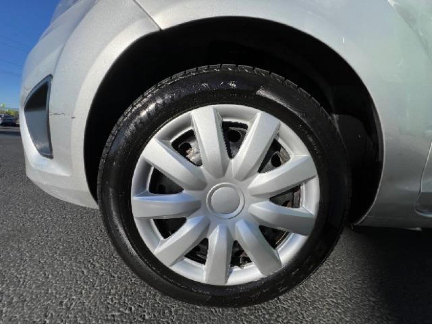 2012 Ingot Silver Metalli /Charcoal Black Cloth Ford Fiesta SE Sedan (3FADP4BJ2CM) with an 1.6L L4 DOHC 16V engine, 6-Speed Automatic transmission, located at 940 North Main Street, Cedar City, UT, 84720, (435) 628-0023, 37.692936, -113.061897 - Photo#11