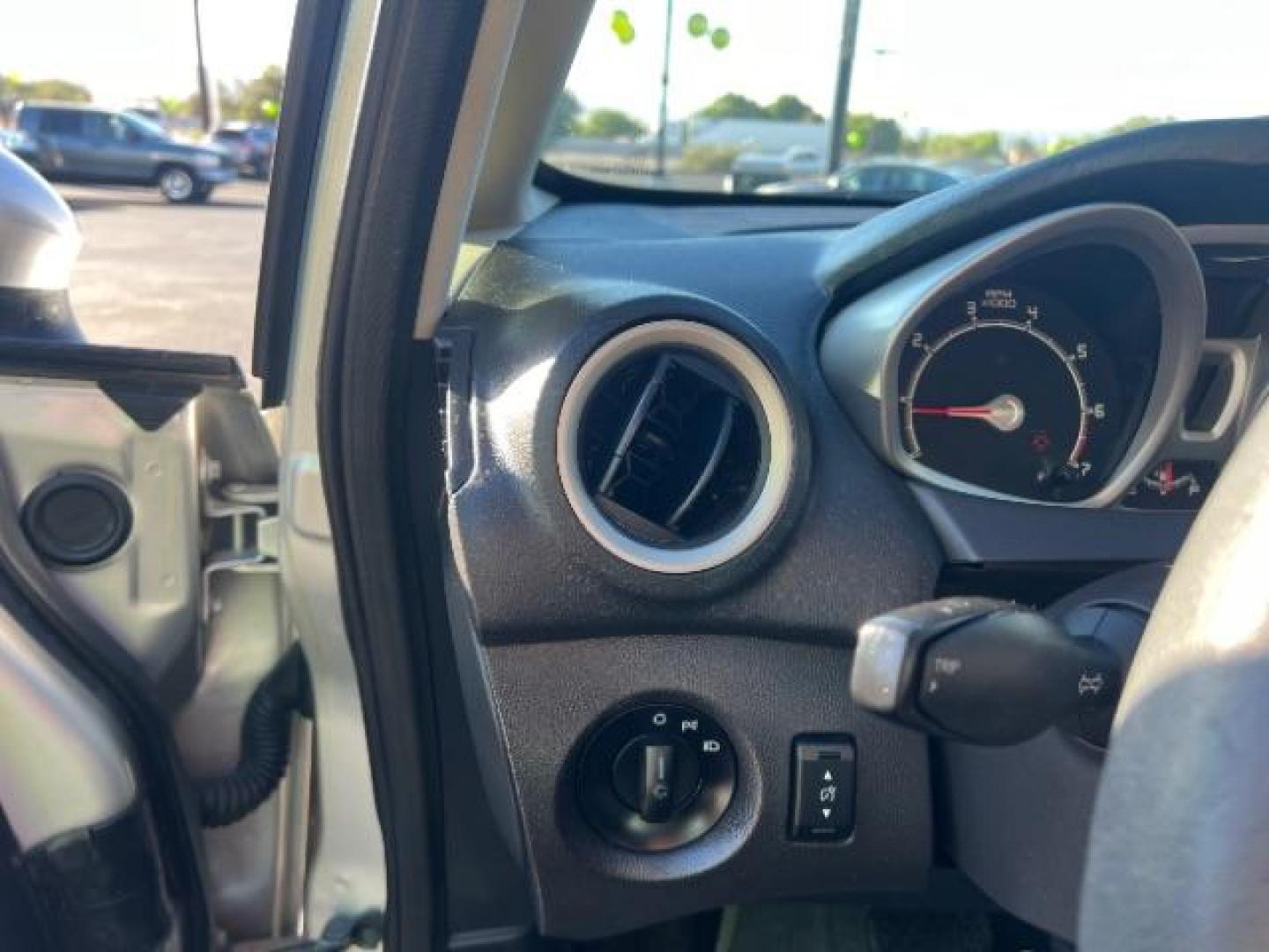 2012 Ingot Silver Metalli /Charcoal Black Cloth Ford Fiesta SE Sedan (3FADP4BJ2CM) with an 1.6L L4 DOHC 16V engine, 6-Speed Automatic transmission, located at 940 North Main Street, Cedar City, UT, 84720, (435) 628-0023, 37.692936, -113.061897 - Photo#15