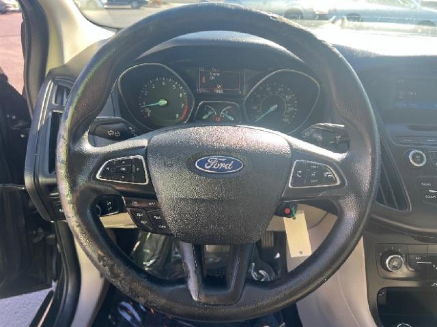 2015 Tuxedo Black Metalli /Charcoal Black Inser Ford Focus SE Sedan (1FADP3F21FL) with an 2.0L L4 DOHC 16V engine, 6-Speed Automatic transmission, located at 1865 East Red Hills Pkwy, St. George, 84770, (435) 628-0023, 37.120850, -113.543640 - Photo#17