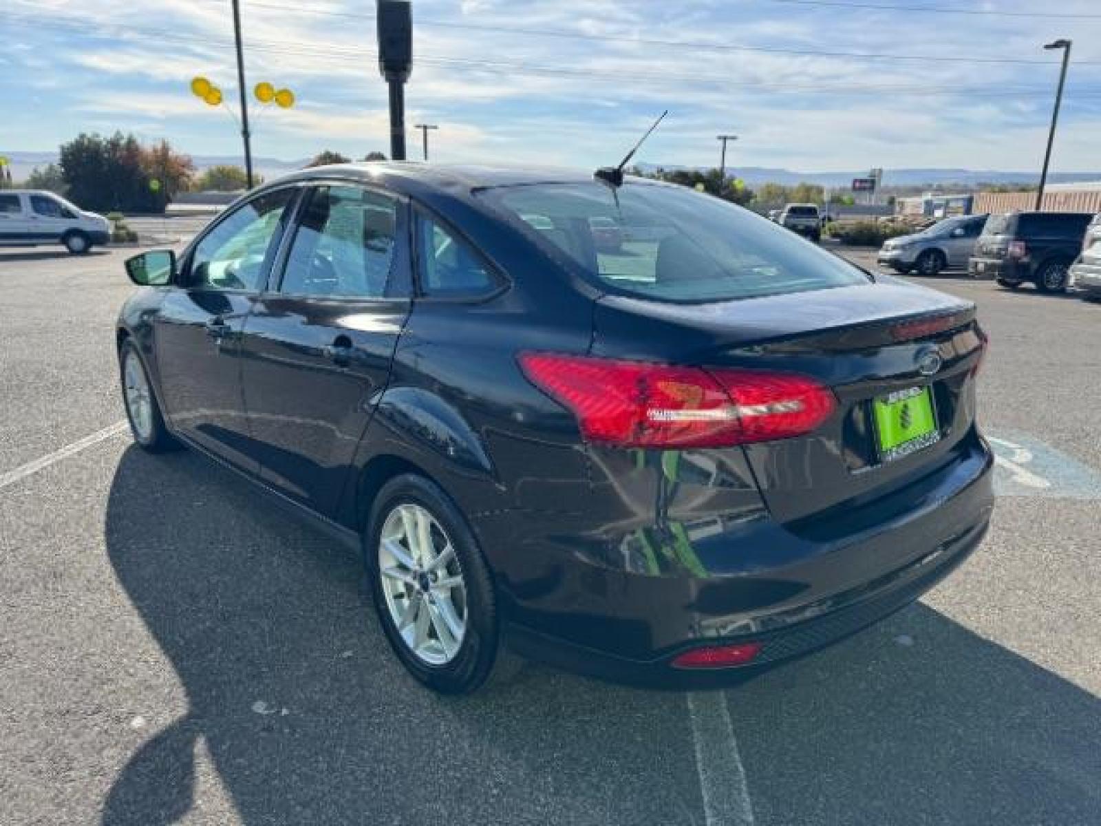 2015 Tuxedo Black Metalli /Charcoal Black Inser Ford Focus SE Sedan (1FADP3F21FL) with an 2.0L L4 DOHC 16V engine, 6-Speed Automatic transmission, located at 1865 East Red Hills Pkwy, St. George, 84770, (435) 628-0023, 37.120850, -113.543640 - We specialize in helping ALL people get the best financing available. No matter your credit score, good, bad or none we can get you an amazing rate. Had a bankruptcy, divorce, or repossessions? We give you the green light to get your credit back on the road. Low down and affordable payments that fit - Photo #6