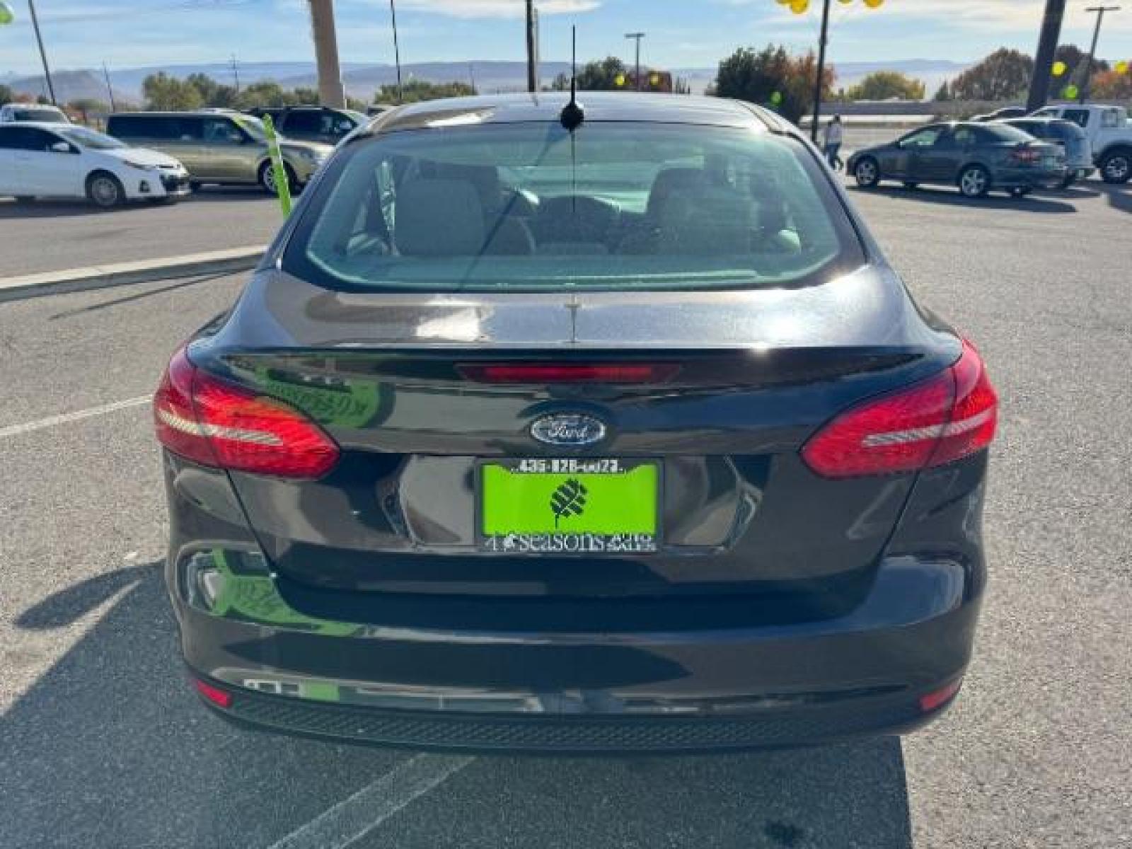 2015 Tuxedo Black Metalli /Charcoal Black Inser Ford Focus SE Sedan (1FADP3F21FL) with an 2.0L L4 DOHC 16V engine, 6-Speed Automatic transmission, located at 1865 East Red Hills Pkwy, St. George, 84770, (435) 628-0023, 37.120850, -113.543640 - We specialize in helping ALL people get the best financing available. No matter your credit score, good, bad or none we can get you an amazing rate. Had a bankruptcy, divorce, or repossessions? We give you the green light to get your credit back on the road. Low down and affordable payments that fit - Photo #7