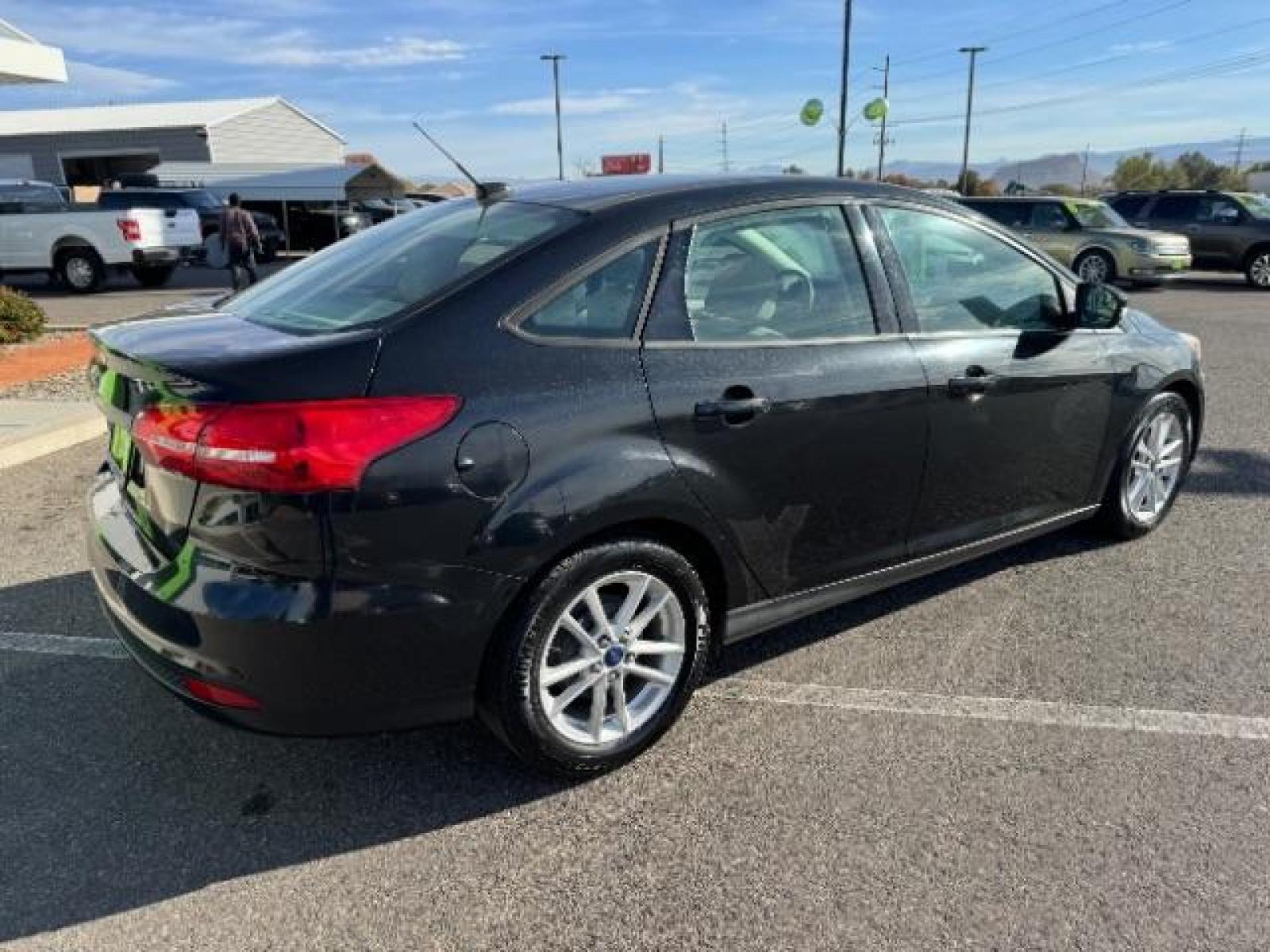 2015 Tuxedo Black Metalli /Charcoal Black Inser Ford Focus SE Sedan (1FADP3F21FL) with an 2.0L L4 DOHC 16V engine, 6-Speed Automatic transmission, located at 1865 East Red Hills Pkwy, St. George, 84770, (435) 628-0023, 37.120850, -113.543640 - We specialize in helping ALL people get the best financing available. No matter your credit score, good, bad or none we can get you an amazing rate. Had a bankruptcy, divorce, or repossessions? We give you the green light to get your credit back on the road. Low down and affordable payments that fit - Photo #8