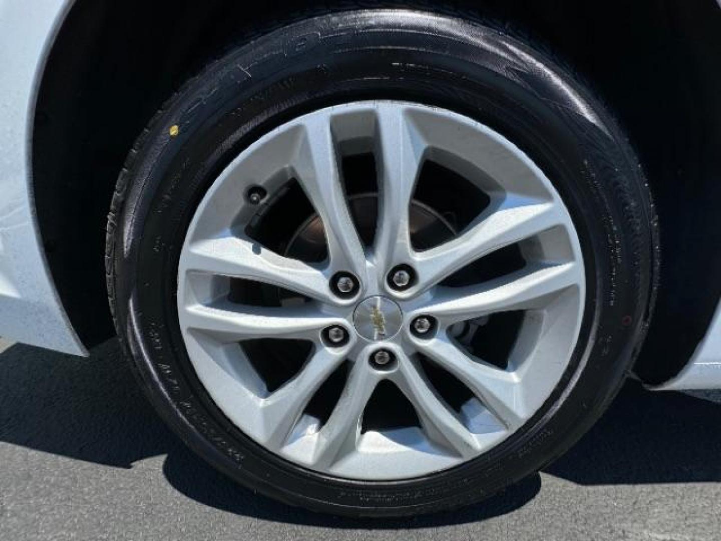 2018 Summit White Chevrolet Malibu SEDAN 4-DR (1G1ZD5ST9JF) with an 1.5L L4 DOHC 16V engine, 6-Speed Automatic transmission, located at 1865 East Red Hills Pkwy, St. George, 84770, (435) 628-0023, 37.120850, -113.543640 - We specialize in helping ALL people get the best financing available. No matter your credit score, good, bad or none we can get you an amazing rate. Had a bankruptcy, divorce, or repossessions? We give you the green light to get your credit back on the road. Low down and affordable payments that fit - Photo#9