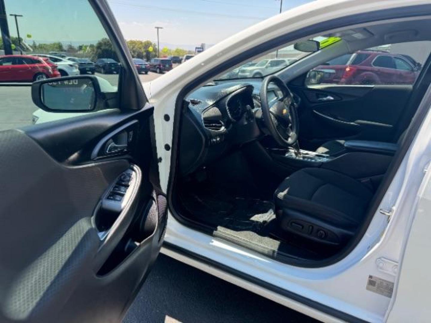 2018 Summit White Chevrolet Malibu SEDAN 4-DR (1G1ZD5ST9JF) with an 1.5L L4 DOHC 16V engine, 6-Speed Automatic transmission, located at 1865 East Red Hills Pkwy, St. George, 84770, (435) 628-0023, 37.120850, -113.543640 - We specialize in helping ALL people get the best financing available. No matter your credit score, good, bad or none we can get you an amazing rate. Had a bankruptcy, divorce, or repossessions? We give you the green light to get your credit back on the road. Low down and affordable payments that fit - Photo#12
