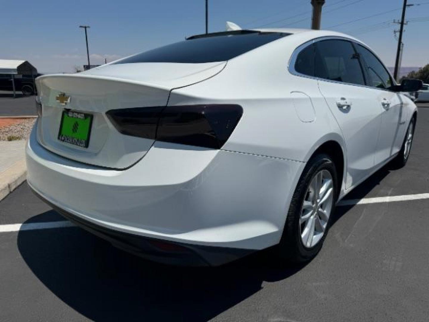 2018 Summit White Chevrolet Malibu SEDAN 4-DR (1G1ZD5ST9JF) with an 1.5L L4 DOHC 16V engine, 6-Speed Automatic transmission, located at 1865 East Red Hills Pkwy, St. George, 84770, (435) 628-0023, 37.120850, -113.543640 - We specialize in helping ALL people get the best financing available. No matter your credit score, good, bad or none we can get you an amazing rate. Had a bankruptcy, divorce, or repossessions? We give you the green light to get your credit back on the road. Low down and affordable payments that fit - Photo#6