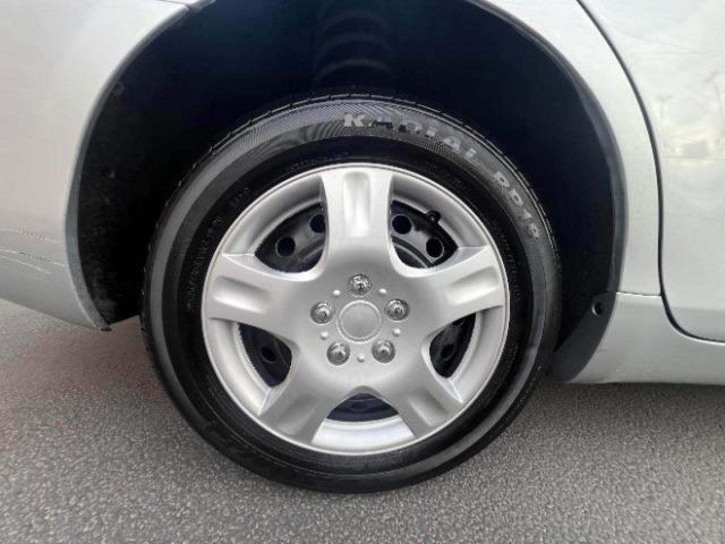 2007 Titanium Metallic /Bisque Cloth Interio Toyota Camry LE V6 (4T1BK46KX7U) with an 3.5L V6 DOHC 24V engine, 6-Speed Automatic transmission, located at 1865 East Red Hills Pkwy, St. George, 84770, (435) 628-0023, 37.120850, -113.543640 - This vehicle is a Mechanic Special. This means it will need some love. Runs a drives fine but has body damage, leaks or other mechanical issues. It did NOT pass our 50 point inspection. Get a great deal on a less than perfect car. These cars do NOT qualify for our in house financing. Cash and carry, - Photo#9
