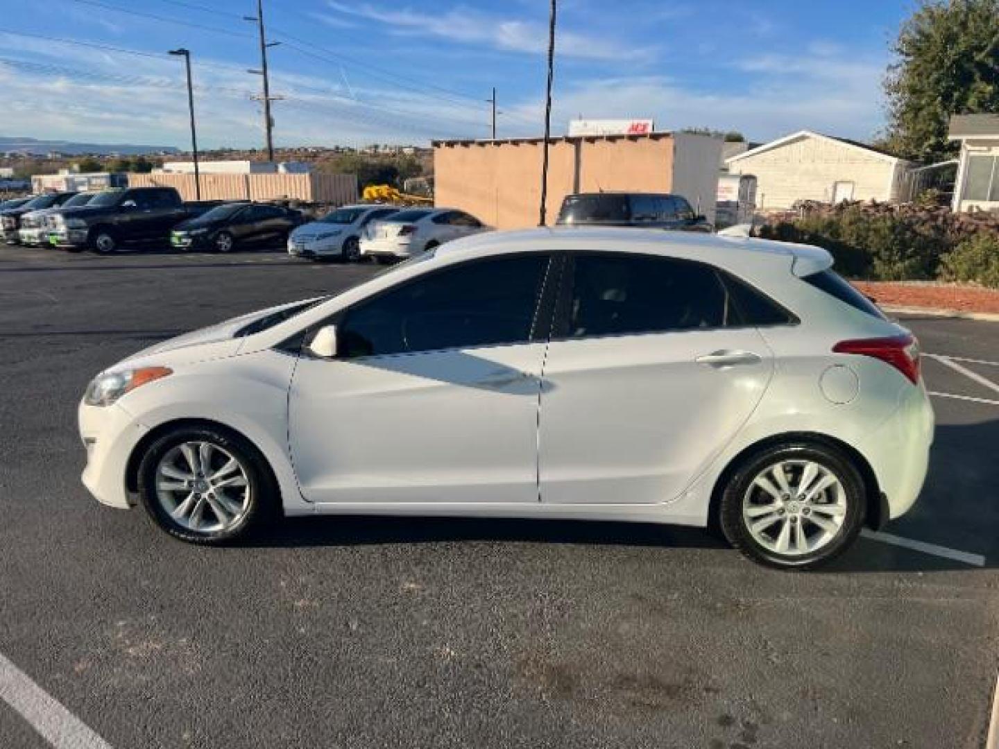 2013 Monaco White /Beige Cloth Interior Hyundai Elantra GT A/T (KMHD35LE6DU) with an 1.8L L4 16V DOHC engine, 6-Speed Automatic transmission, located at 1865 East Red Hills Pkwy, St. George, 84770, (435) 628-0023, 37.120850, -113.543640 - Photo#3