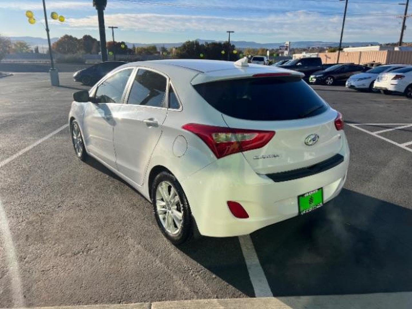 2013 Monaco White /Beige Cloth Interior Hyundai Elantra GT A/T (KMHD35LE6DU) with an 1.8L L4 16V DOHC engine, 6-Speed Automatic transmission, located at 1865 East Red Hills Pkwy, St. George, 84770, (435) 628-0023, 37.120850, -113.543640 - Photo#4