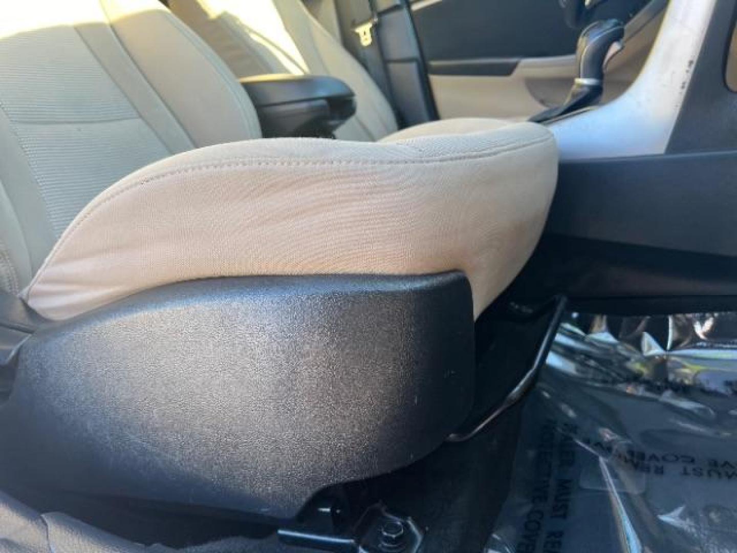 2013 Monaco White /Beige Cloth Interior Hyundai Elantra GT A/T (KMHD35LE6DU) with an 1.8L L4 16V DOHC engine, 6-Speed Automatic transmission, located at 1865 East Red Hills Pkwy, St. George, 84770, (435) 628-0023, 37.120850, -113.543640 - Photo#29
