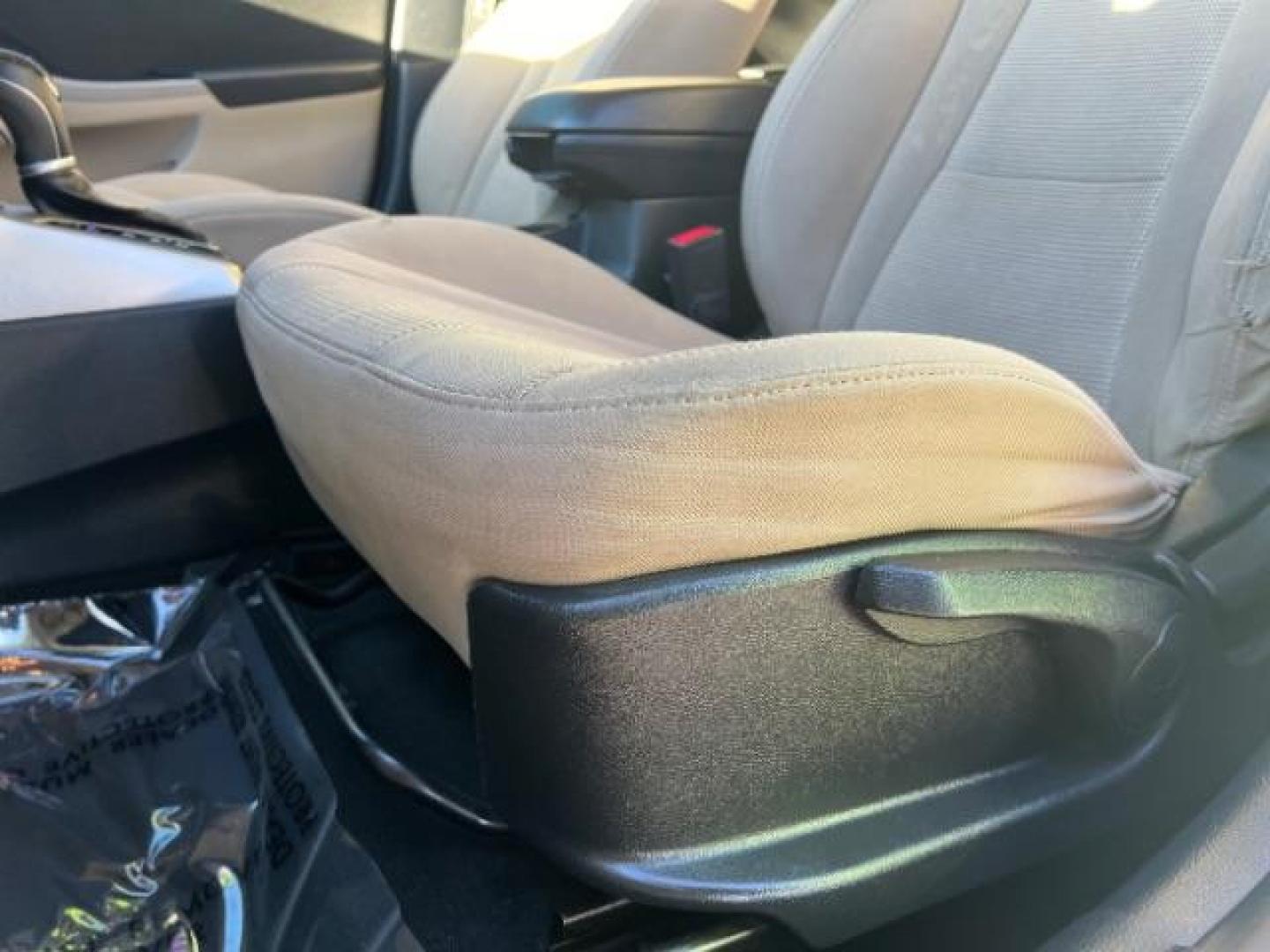 2013 Monaco White /Beige Cloth Interior Hyundai Elantra GT A/T (KMHD35LE6DU) with an 1.8L L4 16V DOHC engine, 6-Speed Automatic transmission, located at 1865 East Red Hills Pkwy, St. George, 84770, (435) 628-0023, 37.120850, -113.543640 - Photo#15