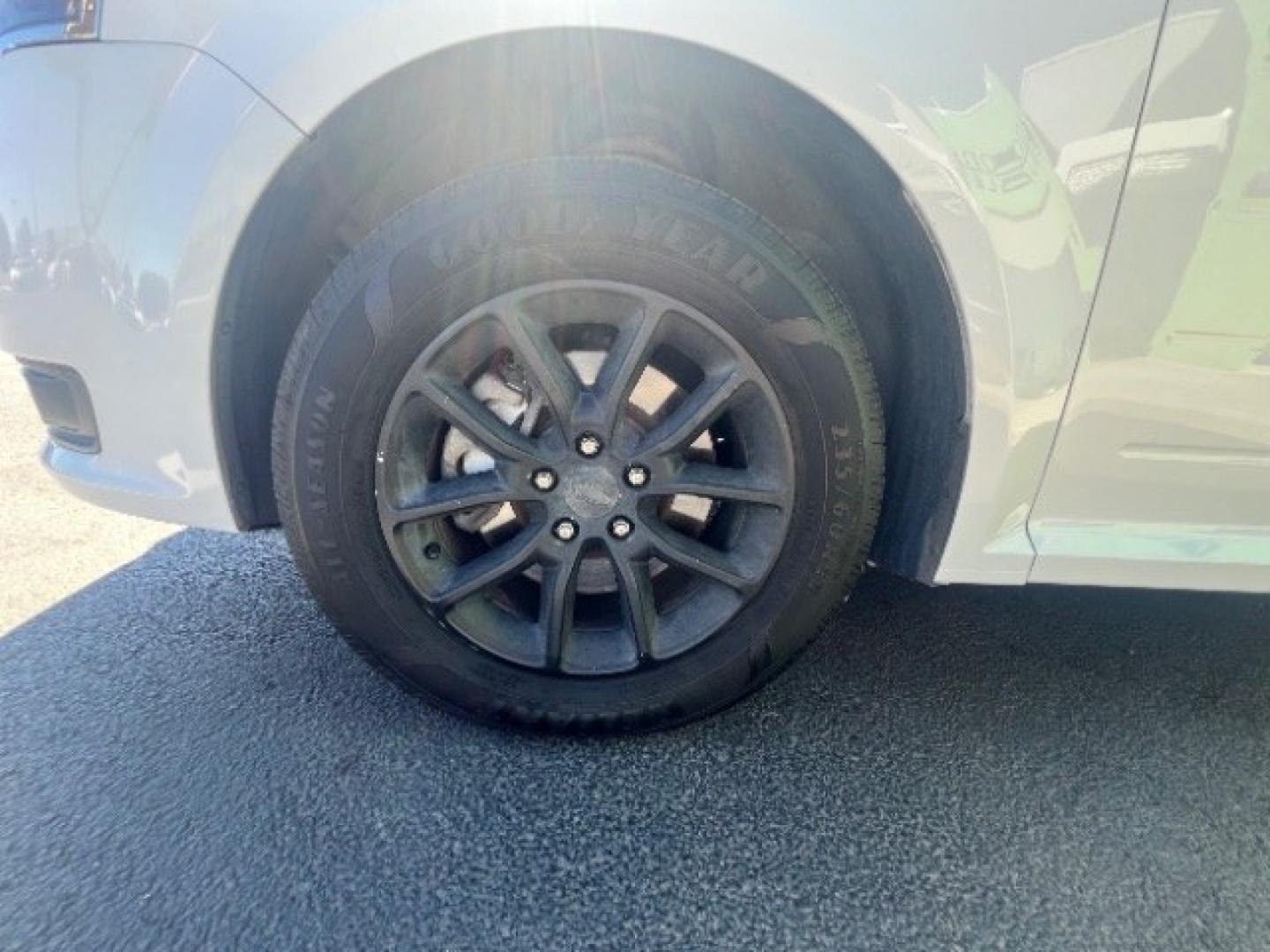 2014 White Suede /Charcoal Black Ford Flex SE FWD (2FMGK5B87EB) with an 3.5L V6 DOHC 24V engine, 6-Speed Automatic Overdrive transmission, located at 1865 East Red Hills Pkwy, St. George, 84770, (435) 628-0023, 37.120850, -113.543640 - Versatile Southern Utah travel starts with this 2014 Ford Flex SE FWD. Its 3.5L V6 engine, 6-speed automatic transmission, and front-wheel drive make it a smart fit for family trips, commuting, and three-row travel. With 147700 miles, this Flex is ready for its next adventure. The SE adds three-row- Photo#9