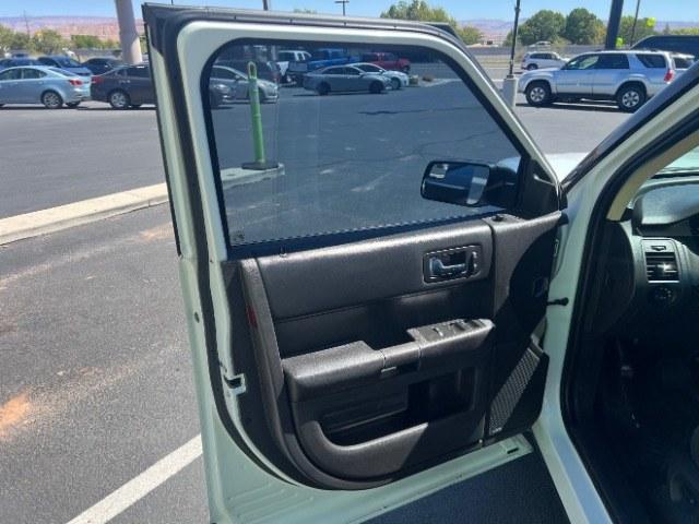 2014 White Suede /Charcoal Black Ford Flex SE FWD (2FMGK5B87EB) with an 3.5L V6 DOHC 24V engine, 6-Speed Automatic Overdrive transmission, located at 1865 East Red Hills Pkwy, St. George, 84770, (435) 628-0023, 37.120850, -113.543640 - Need three-row space without a huge truck payment? This White Suede 2014 Ford Flex SE FWD brings a 3.5L V6, 6-speed automatic, and front-wheel drive - the practical Flex layout families still love around Southern Utah. We specialize in in-house financing and work with all credit types - good, fair,- Photo#12