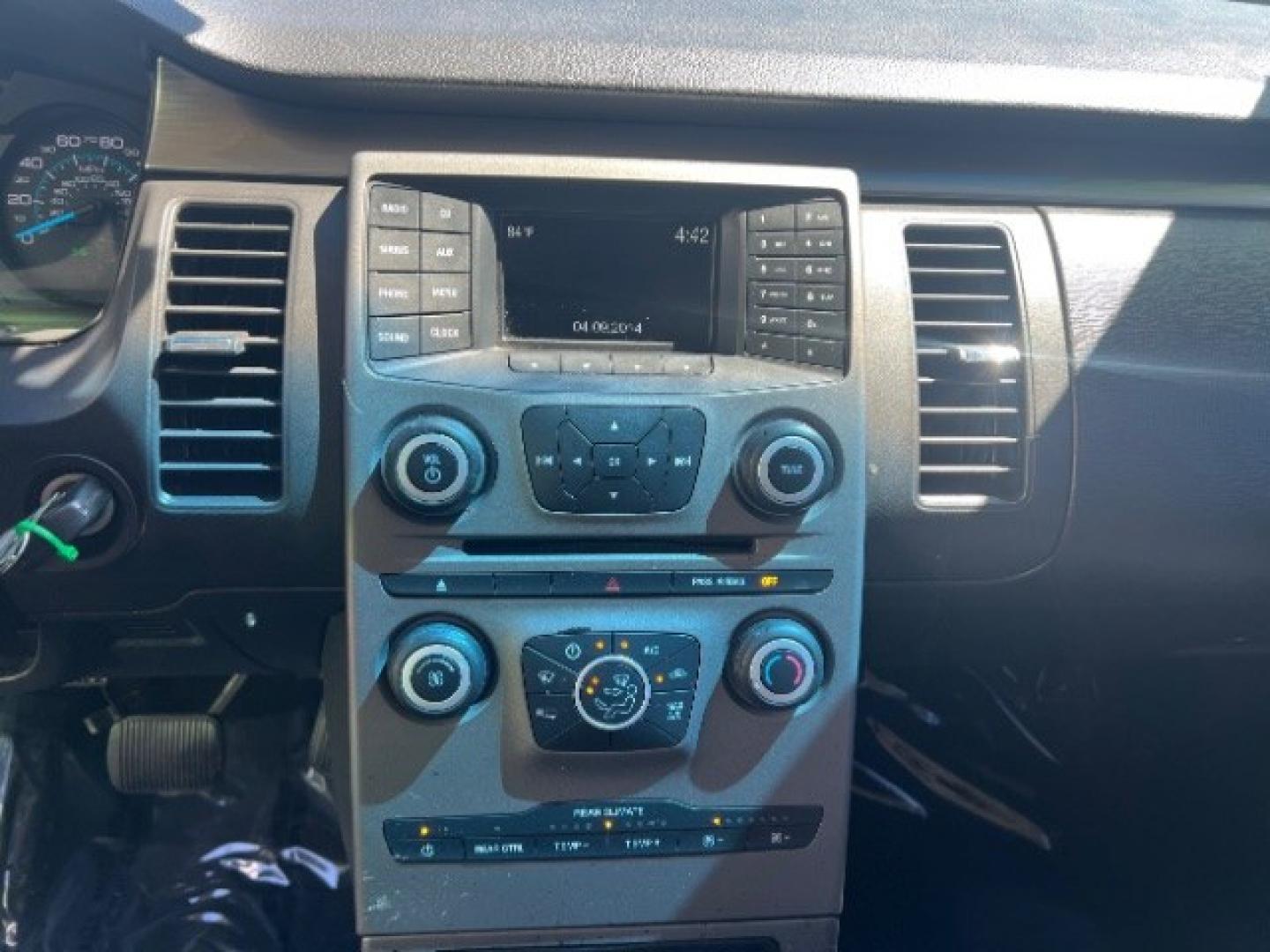 2014 White Suede /Charcoal Black Ford Flex SE FWD (2FMGK5B87EB) with an 3.5L V6 DOHC 24V engine, 6-Speed Automatic Overdrive transmission, located at 1865 East Red Hills Pkwy, St. George, 84770, (435) 628-0023, 37.120850, -113.543640 - Versatile Southern Utah travel starts with this 2014 Ford Flex SE FWD. Its 3.5L V6 engine, 6-speed automatic transmission, and front-wheel drive make it a smart fit for family trips, commuting, and three-row travel. With 147700 miles, this Flex is ready for its next adventure. The SE adds three-row- Photo#17