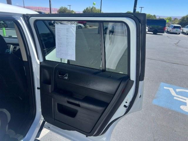 2014 White Suede /Charcoal Black Ford Flex SE FWD (2FMGK5B87EB) with an 3.5L V6 DOHC 24V engine, 6-Speed Automatic Overdrive transmission, located at 1865 East Red Hills Pkwy, St. George, 84770, (435) 628-0023, 37.120850, -113.543640 - Need three-row space without a huge truck payment? This White Suede 2014 Ford Flex SE FWD brings a 3.5L V6, 6-speed automatic, and front-wheel drive - the practical Flex layout families still love around Southern Utah. We specialize in in-house financing and work with all credit types - good, fair,- Photo#27