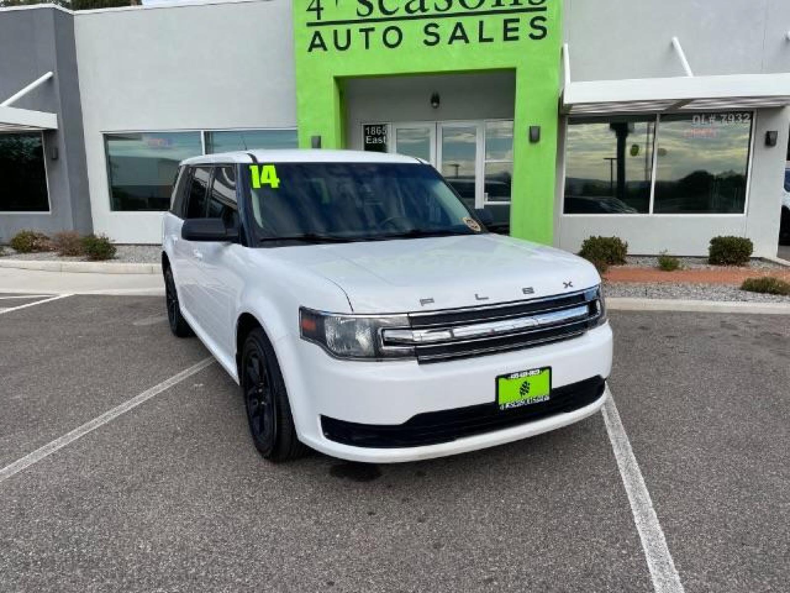 2014 White Suede /Charcoal Black Ford Flex SE FWD (2FMGK5B87EB) with an 3.5L V6 DOHC 24V engine, 6-Speed Automatic Overdrive transmission, located at 1865 East Red Hills Pkwy, St. George, 84770, (435) 628-0023, 37.120850, -113.543640 - We specialize in helping ALL people get the best financing available. No matter your credit score, good, bad or none we can get you an amazing rate. Had a bankruptcy, divorce, or repossessions? We give you the green light to get your credit back on the road. Low down and affordable payments that fit - Photo #1