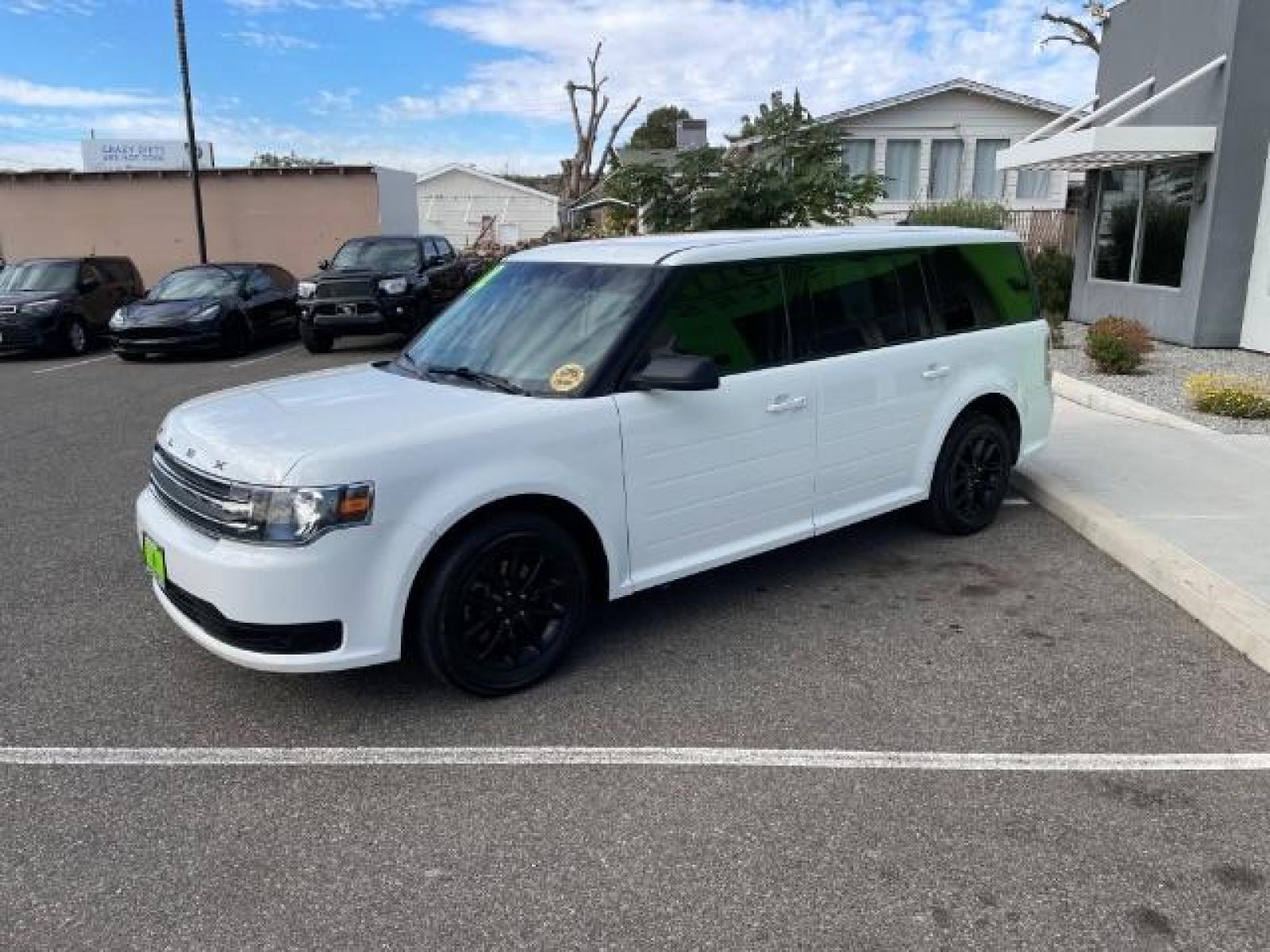 2014 White Suede /Charcoal Black Ford Flex SE FWD (2FMGK5B87EB) with an 3.5L V6 DOHC 24V engine, 6-Speed Automatic Overdrive transmission, located at 1865 East Red Hills Pkwy, St. George, 84770, (435) 628-0023, 37.120850, -113.543640 - We specialize in helping ALL people get the best financing available. No matter your credit score, good, bad or none we can get you an amazing rate. Had a bankruptcy, divorce, or repossessions? We give you the green light to get your credit back on the road. Low down and affordable payments that fit - Photo #4
