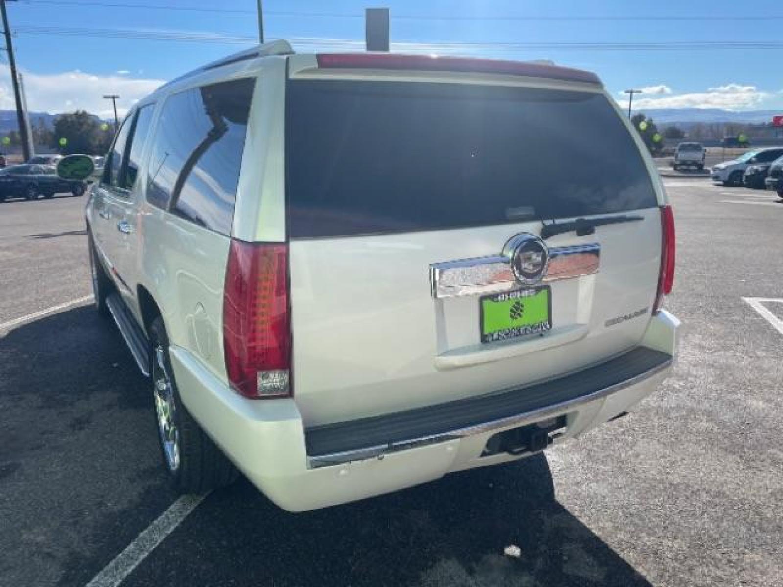 2008 White Diamond /Cocoa/Very Light Cashmere Leather Interior Cadillac Escalade ESV (1GYFK66838R) with an 6.2L V8 OHV 16V engine, 6-Speed Automatic transmission, located at 1865 East Red Hills Pkwy, St. George, 84770, (435) 628-0023, 37.120850, -113.543640 - We specialize in helping ALL people get the best financing available. No matter your credit score, good, bad or none we can get you an amazing rate. Had a bankruptcy, divorce, or repossessions? We give you the green light to get your credit back on the road. Low down and affordable payments that fit - Photo #7