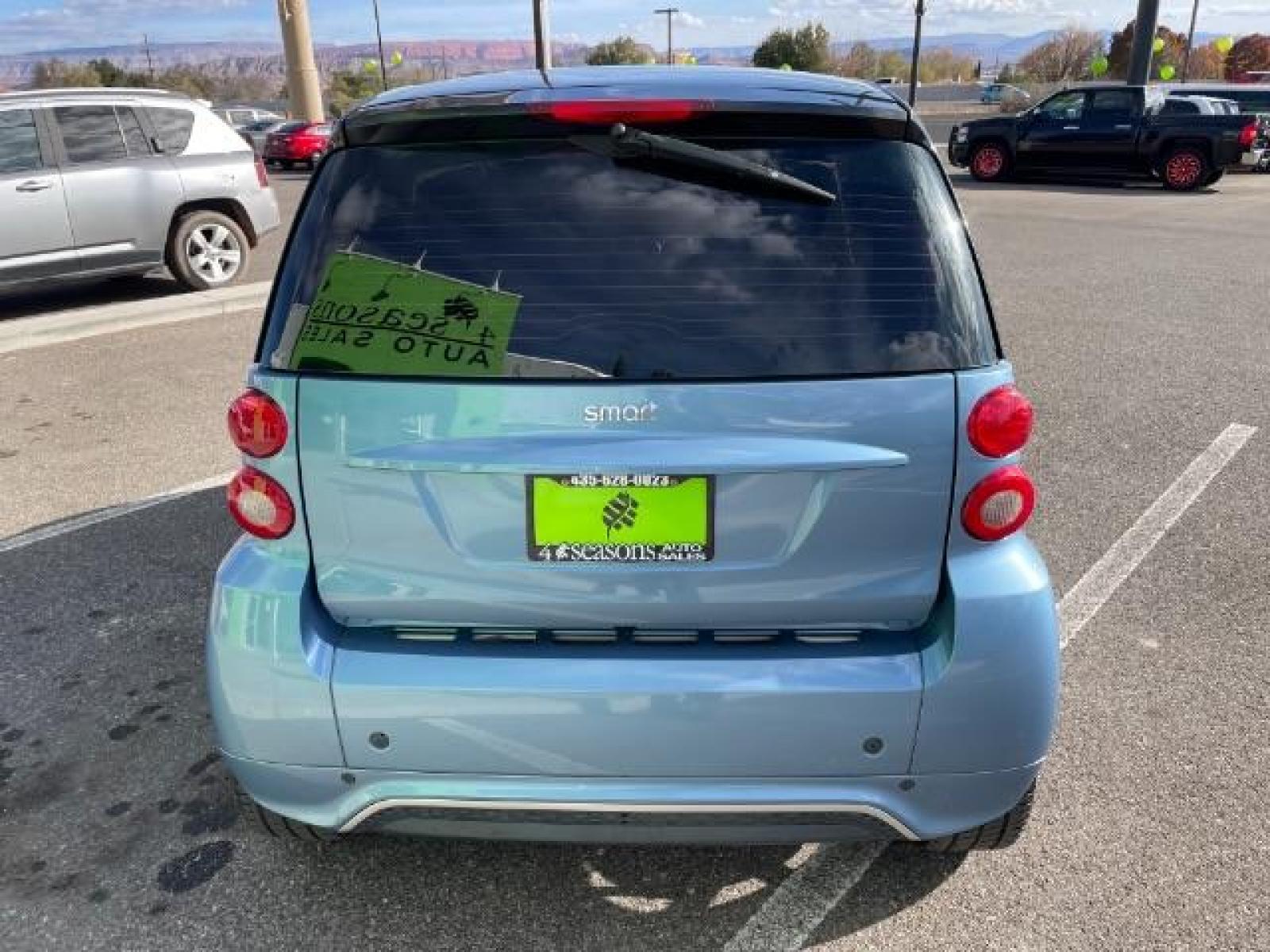 2015 Light Blue Metallic /Design Black, cloth smart fortwo passion coupe (WMEEJ3BAXFK) with an 1.0L L3 DOHC 12V engine, 5-Speed Automatic transmission, located at 1865 East Red Hills Pkwy, St. George, 84770, (435) 628-0023, 37.120850, -113.543640 - We specialize in helping ALL people get the best financing available. No matter your credit score, good, bad or none we can get you an amazing rate. Had a bankruptcy, divorce, or repossessions? We give you the green light to get your credit back on the road. Low down and affordable payments that fit - Photo #5