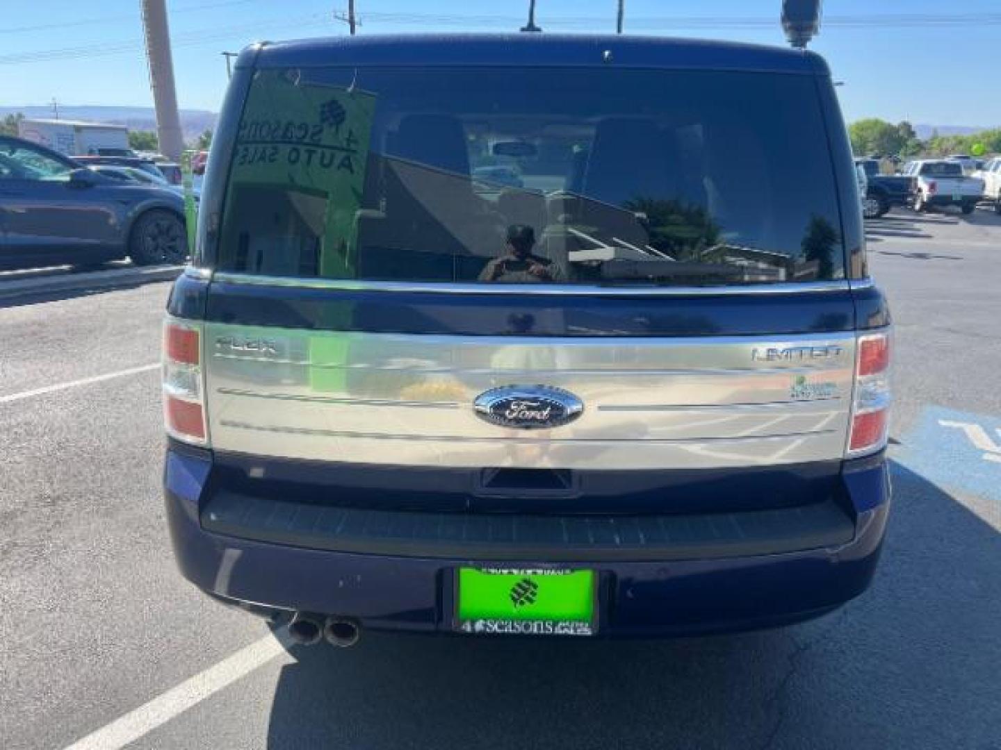 2011 Kona Blue Metallic /Medium Light Stone Leather Interior Ford Flex Limited FWD (2FMGK5DC3BB) with an 3.5L V6 DOHC 24V engine, 6-Speed Automatic Overdrive transmission, located at 1865 East Red Hills Pkwy, St. George, 84770, (435) 628-0023, 37.120850, -113.543640 - We specialize in helping ALL people get the best financing available. No matter your credit score, good, bad or none we can get you an amazing rate. Had a bankruptcy, divorce, or repossessions? We give you the green light to get your credit back on the road. Low down and affordable payments that fit- Photo#5