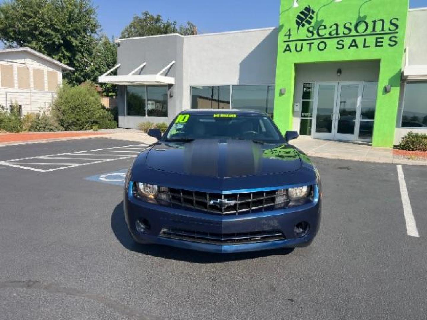 2010 Imperial Blue Metall /Black Leather Interi Chevrolet Camaro LT2 Coupe (2G1FC1EV6A9) with an 3.6L V6 DOHC 24V engine, 6-Speed Automatic transmission, located at 1865 East Red Hills Pkwy, St. George, 84770, (435) 628-0023, 37.120850, -113.543640 - We specialize in helping ALL people get the best financing available. No matter your credit score, good, bad or none we can get you an amazing rate. Had a bankruptcy, divorce, or repossessions? We give you the green light to get your credit back on the road. Low down and affordable payments that fit - Photo#1