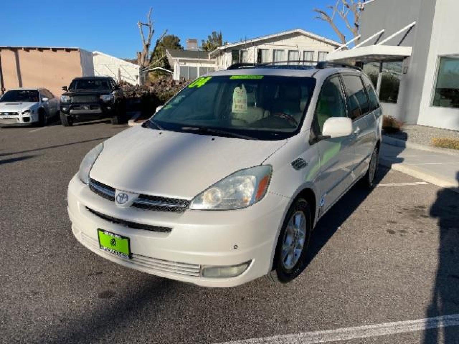 2004 white /Fawn Cloth Interior Toyota Sienna XLE Limited (5TDZA22C04S) with an 3.3L V6 DOHC 24V engine, 5-Speed Automatic transmission, located at 1865 East Red Hills Pkwy, St. George, 84770, (435) 628-0023, 37.120850, -113.543640 - We specialize in helping ALL people get the best financing available. No matter your credit score, good, bad or none we can get you an amazing rate. Had a bankruptcy, divorce, or repossessions? We give you the green light to get your credit back on the road. Low down and affordable payments that fit - Photo #3