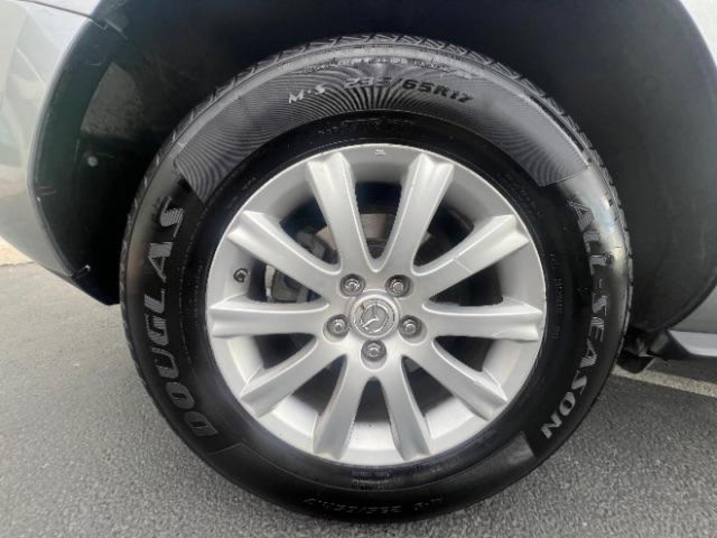 2012 Liquid Silver Metallic /Black Cloth Interior Mazda CX-7 i Sport (JM3ER2BM5C0) with an 2.5L L4 DOHC 16V engine, 5-Speed Automatic transmission, located at 1865 East Red Hills Pkwy, St. George, 84770, (435) 628-0023, 37.120850, -113.543640 - We specialize in helping ALL people get the best financing available. No matter your credit score, good, bad or none we can get you an amazing rate. Had a bankruptcy, divorce, or repossessions? We give you the green light to get your credit back on the road. Low down and affordable payments that fit - Photo#11