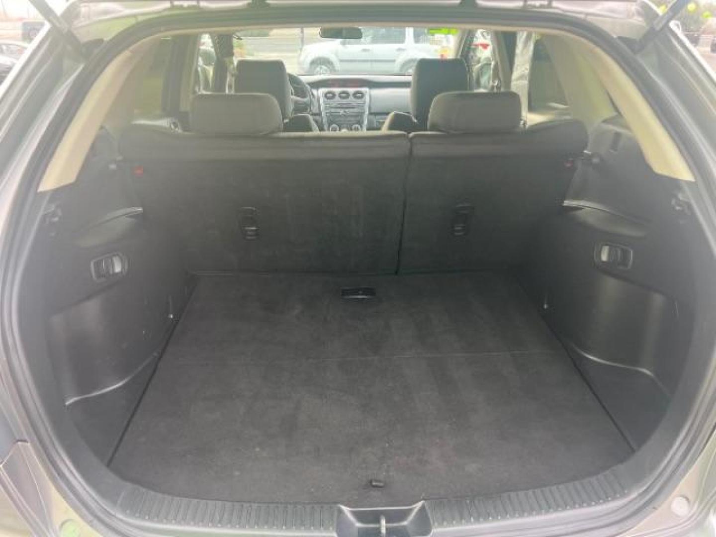 2012 Liquid Silver Metallic /Black Cloth Interior Mazda CX-7 i Sport (JM3ER2BM5C0) with an 2.5L L4 DOHC 16V engine, 5-Speed Automatic transmission, located at 1865 East Red Hills Pkwy, St. George, 84770, (435) 628-0023, 37.120850, -113.543640 - We specialize in helping ALL people get the best financing available. No matter your credit score, good, bad or none we can get you an amazing rate. Had a bankruptcy, divorce, or repossessions? We give you the green light to get your credit back on the road. Low down and affordable payments that fit - Photo#25