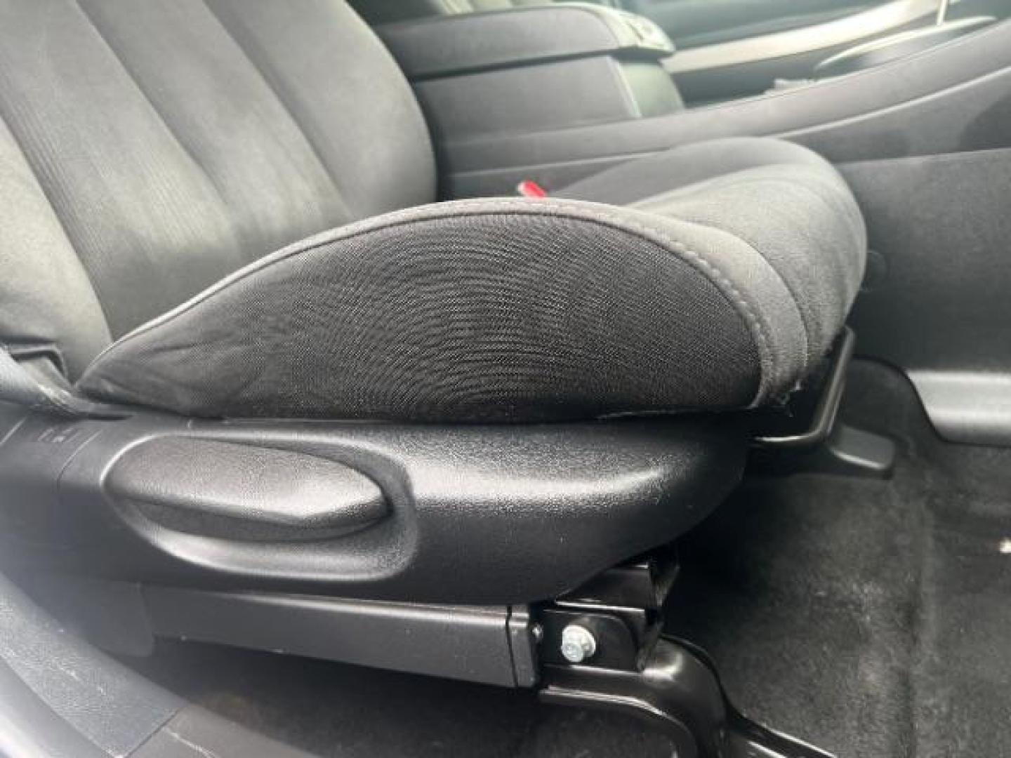 2012 Liquid Silver Metallic /Black Cloth Interior Mazda CX-7 i Sport (JM3ER2BM5C0) with an 2.5L L4 DOHC 16V engine, 5-Speed Automatic transmission, located at 1865 East Red Hills Pkwy, St. George, 84770, (435) 628-0023, 37.120850, -113.543640 - We specialize in helping ALL people get the best financing available. No matter your credit score, good, bad or none we can get you an amazing rate. Had a bankruptcy, divorce, or repossessions? We give you the green light to get your credit back on the road. Low down and affordable payments that fit - Photo#30