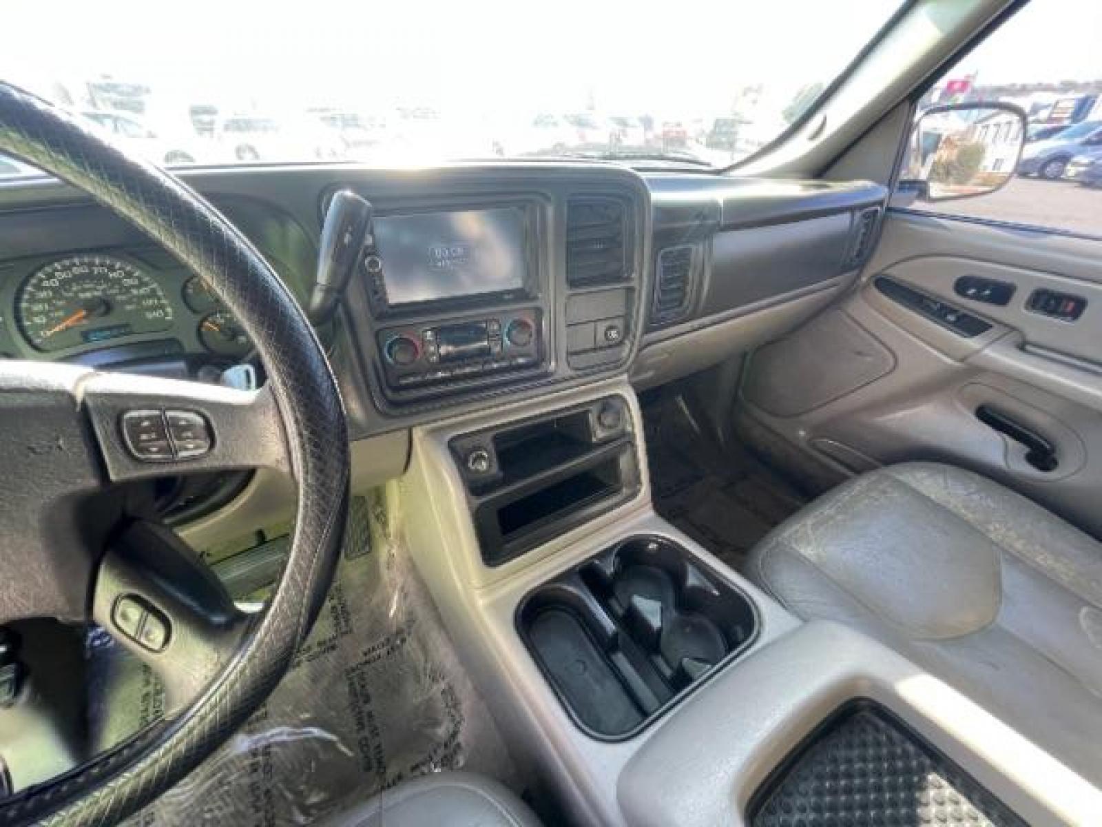 2005 Dark Blue Metallic /Gray/Dark Charcoal Leather Interior Chevrolet Suburban 1500 2WD (3GNEC16Z05G) with an 5.3L V8 OHV 16V FFV engine, 4-Speed Automatic transmission, located at 1865 East Red Hills Pkwy, St. George, 84770, (435) 628-0023, 37.120850, -113.543640 - Photo #14