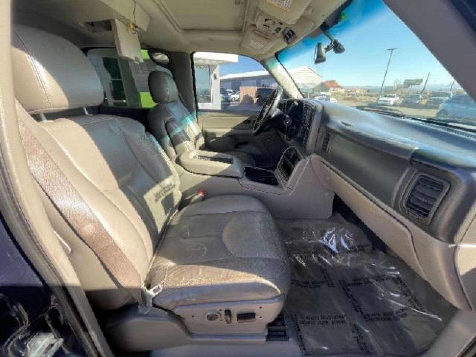 2005 Dark Blue Metallic /Gray/Dark Charcoal Leather Interior Chevrolet Suburban 1500 2WD (3GNEC16Z05G) with an 5.3L V8 OHV 16V FFV engine, 4-Speed Automatic transmission, located at 1865 East Red Hills Pkwy, St. George, 84770, (435) 628-0023, 37.120850, -113.543640 - Photo #27