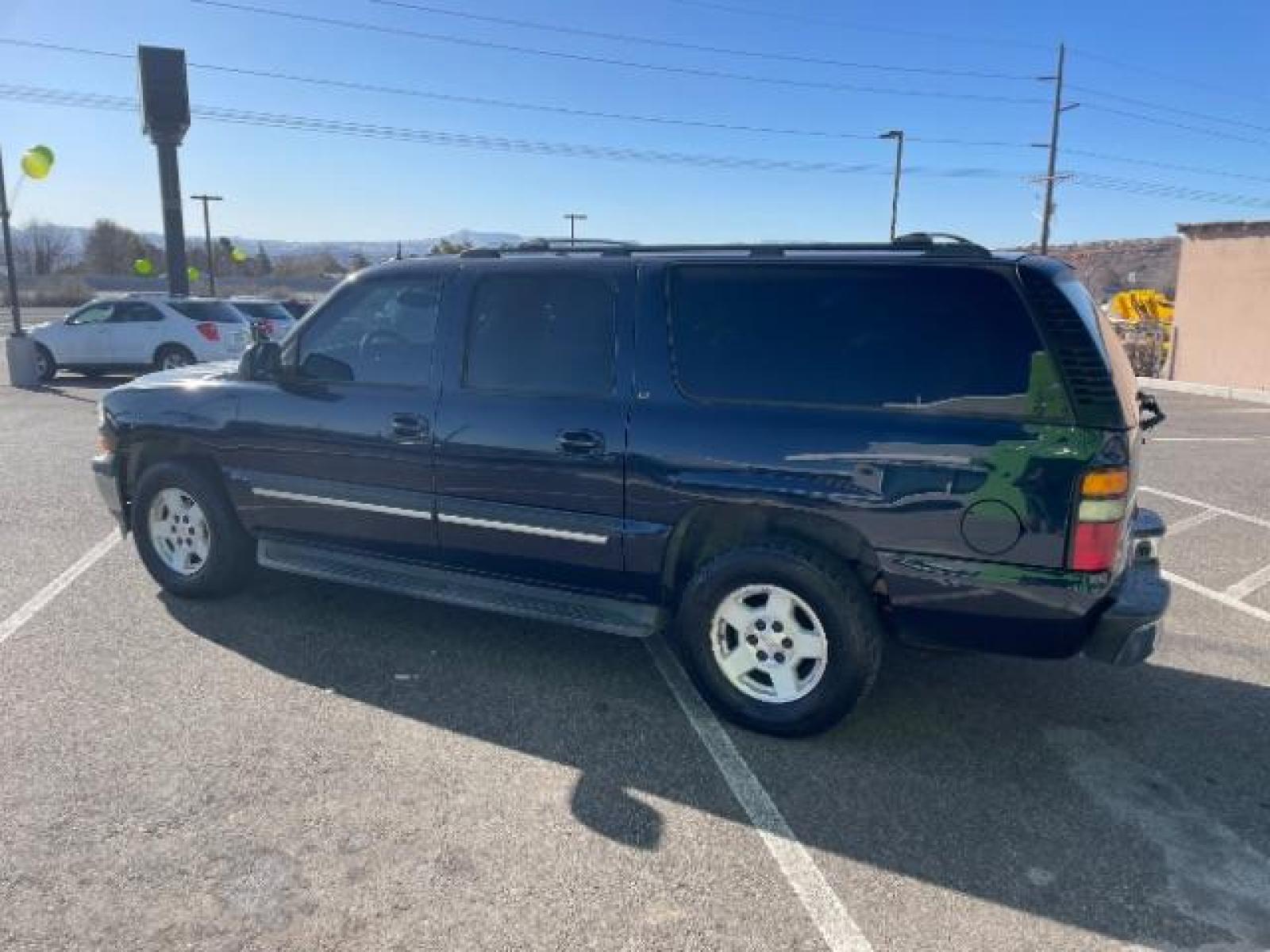 2005 Dark Blue Metallic /Gray/Dark Charcoal Leather Interior Chevrolet Suburban 1500 2WD (3GNEC16Z05G) with an 5.3L V8 OHV 16V FFV engine, 4-Speed Automatic transmission, located at 1865 East Red Hills Pkwy, St. George, 84770, (435) 628-0023, 37.120850, -113.543640 - Photo #6