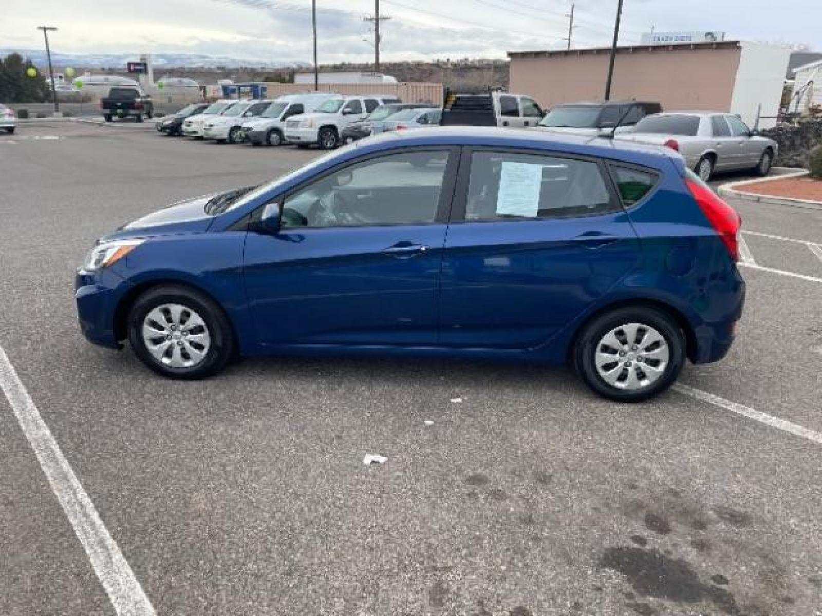 2016 Pacific Blue /Black, cloth Hyundai Accent SE 5-Door 6A (KMHCT5AEXGU) with an 1.6L L4 DOHC 16V engine, 6-Speed Automatic transmission, located at 1865 East Red Hills Pkwy, St. George, 84770, (435) 628-0023, 37.120850, -113.543640 - Photo #5