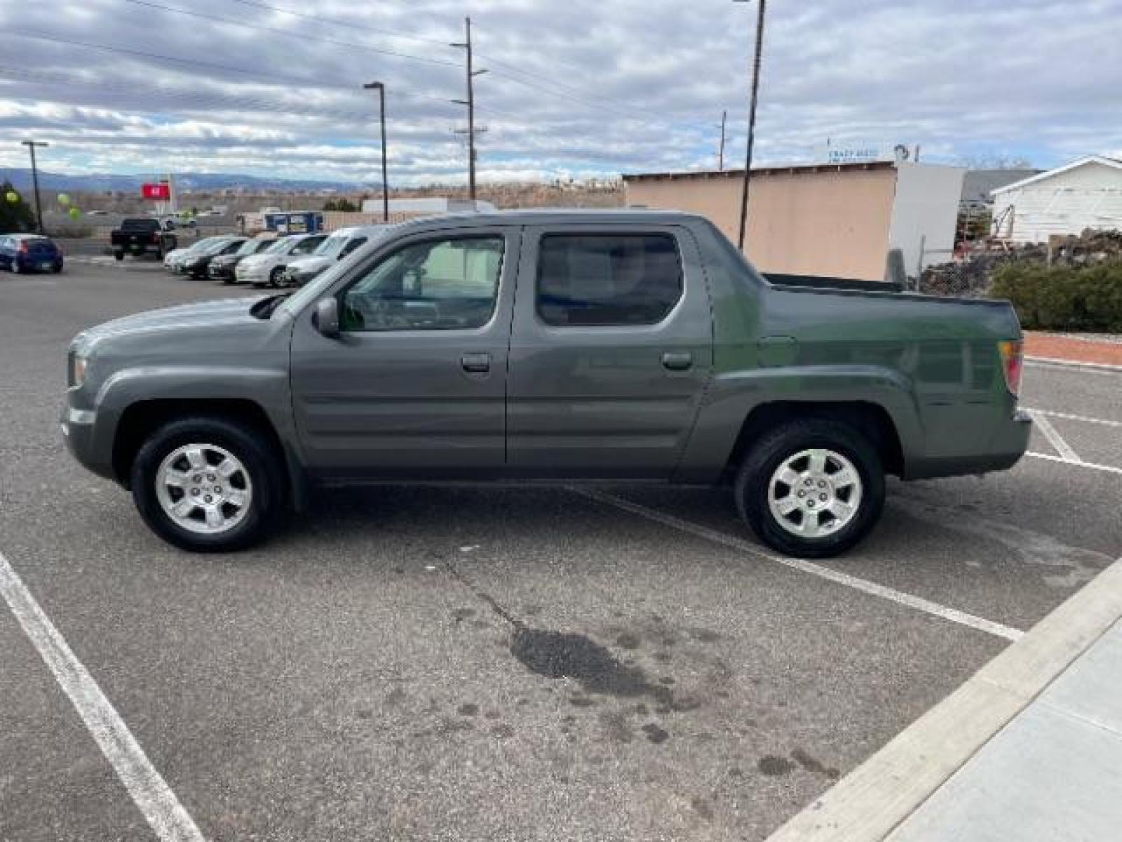 2008 Billet Silver Metallic /Gray Leather Interior Honda Ridgeline RTL (2HJYK16598H) with an 3.5L V6 SOHC 24V engine, 5-Speed Automatic transmission, located at 1865 East Red Hills Pkwy, St. George, 84770, (435) 628-0023, 37.120850, -113.543640 - Photo #5