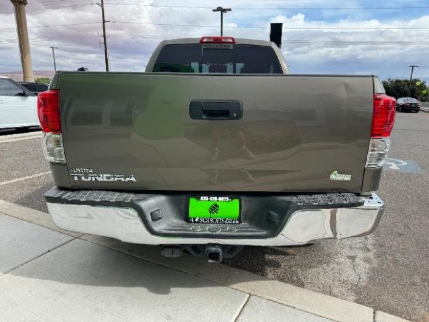 2012 Pyrite Mica /Graphite Cloth Inter Toyota Tundra Tundra-Grade Double Cab 4.6L 2WD (5TFRM5F14CX) with an 4.6L V8 DOHC 32V engine, 5-Speed Automatic Overdrive transmission, located at 940 North Main Street, Cedar City, UT, 84720, (435) 628-0023, 37.692936, -113.061897 - We specialize in helping ALL people get the best financing available. No matter your credit score, good, bad or none we can get you an amazing rate. Had a bankruptcy, divorce, or repossessions? We give you the green light to get your credit back on the road. Low down and affordable payments that fit - Photo#5