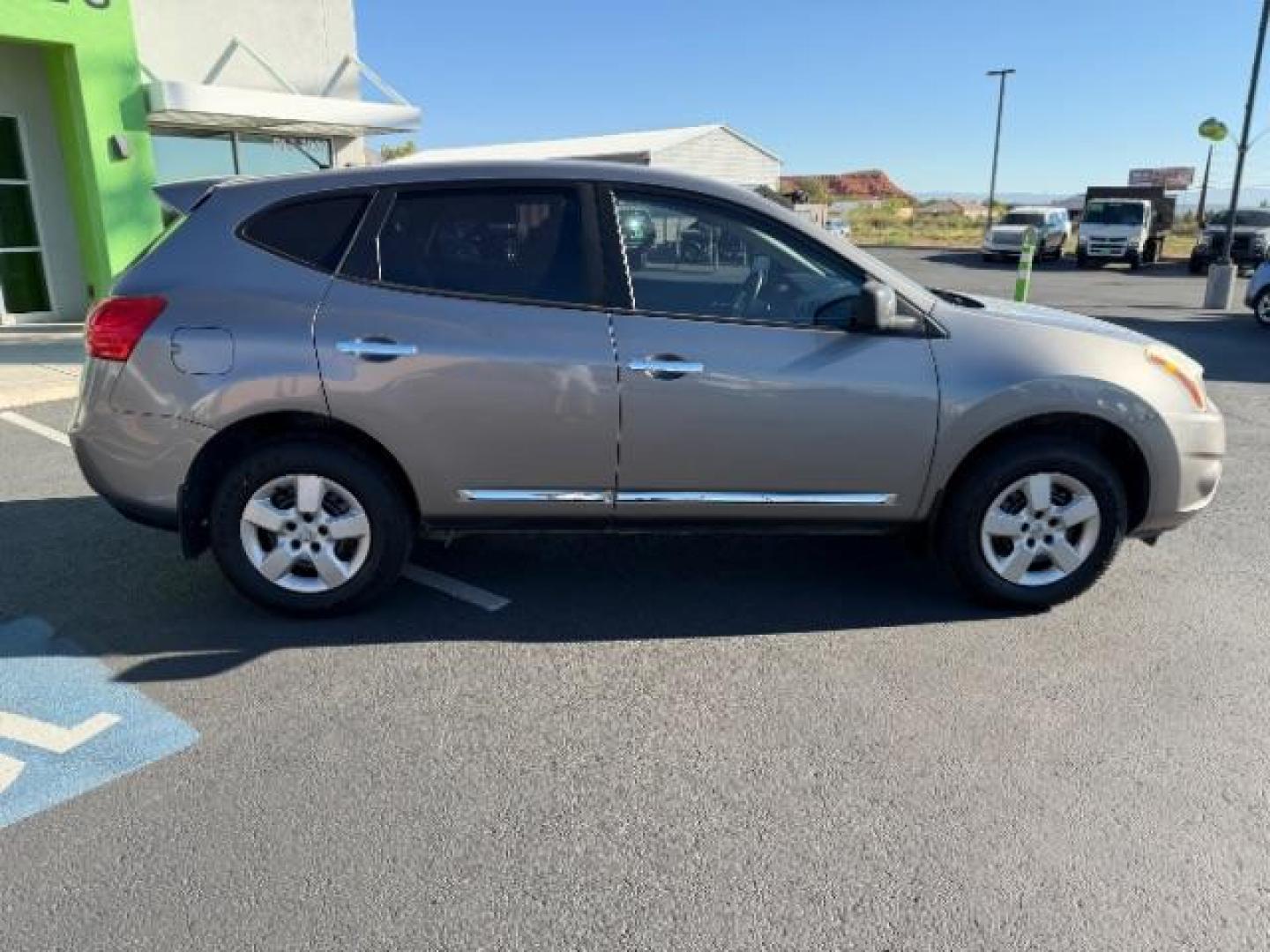 2011 Platinum Graphite Metallic /Black Cloth Interior Nissan Rogue S AWD (JN8AS5MV4BW) with an 2.5L L4 DOHC 16V engine, Continuously Variable Transmission transmission, located at 1865 East Red Hills Pkwy, St. George, 84770, (435) 628-0023, 37.120850, -113.543640 - We specialize in helping ALL people get the best financing available. No matter your credit score, good, bad or none we can get you an amazing rate. Had a bankruptcy, divorce, or repossessions? We give you the green light to get your credit back on the road. Low down and affordable payments that fit - Photo#5