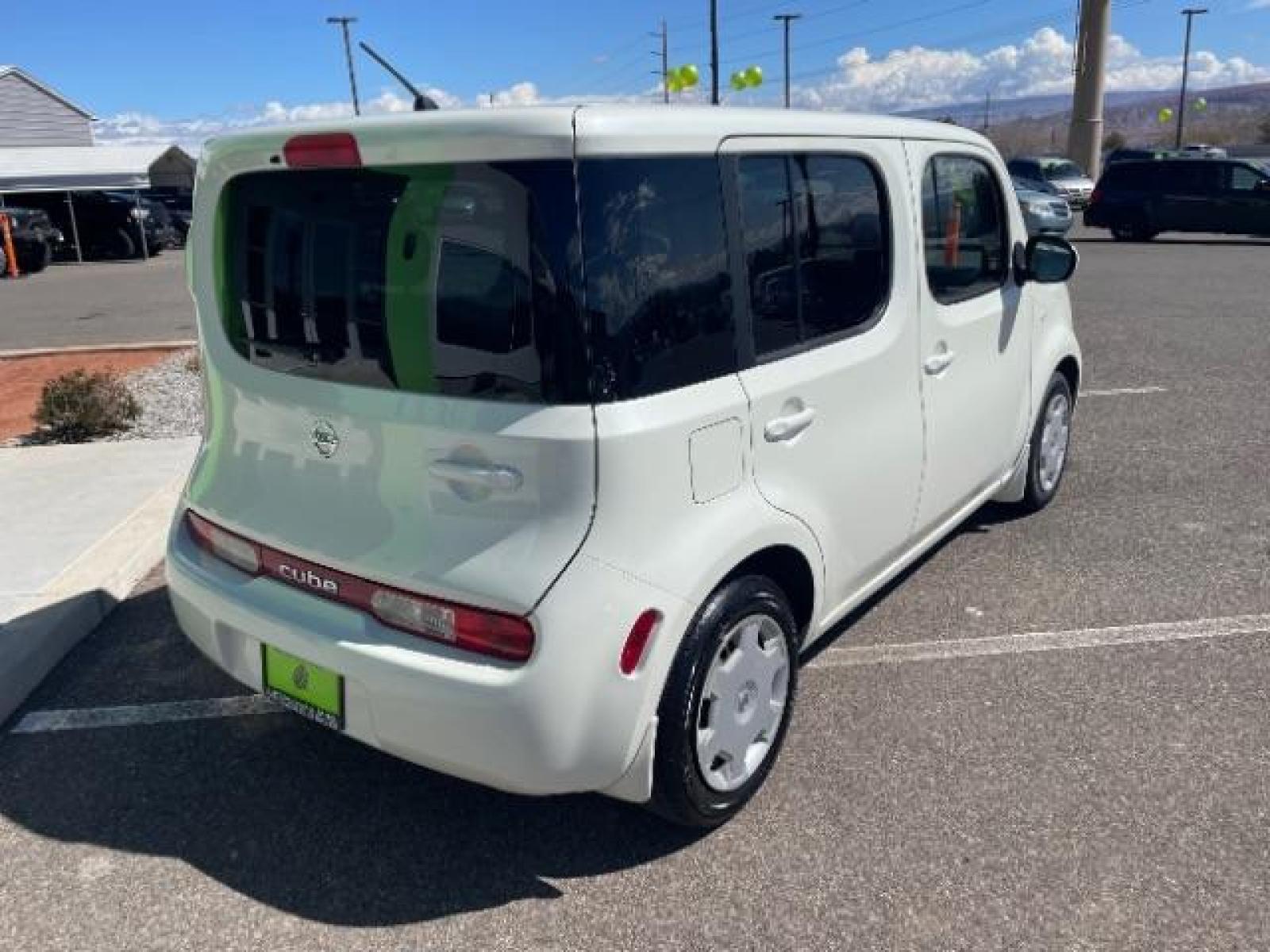 2010 White Pearl /Black Cloth Interior Nissan cube 1.8 S (JN8AZ2KR9AT) with an 1.8L L4 DOHC 16V engine, Continuously Variable Transmission transmission, located at 1865 East Red Hills Pkwy, St. George, 84770, (435) 628-0023, 37.120850, -113.543640 - Photo #9